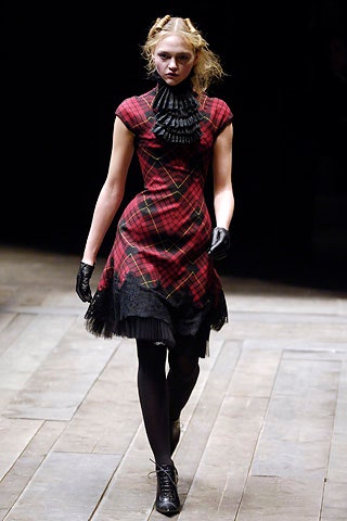 red cotton short-sleeve high-neck fitted checked pleated dress