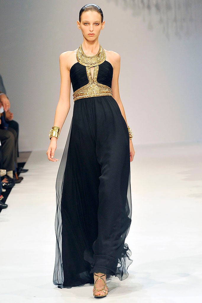 black chiffon sleeveless gown