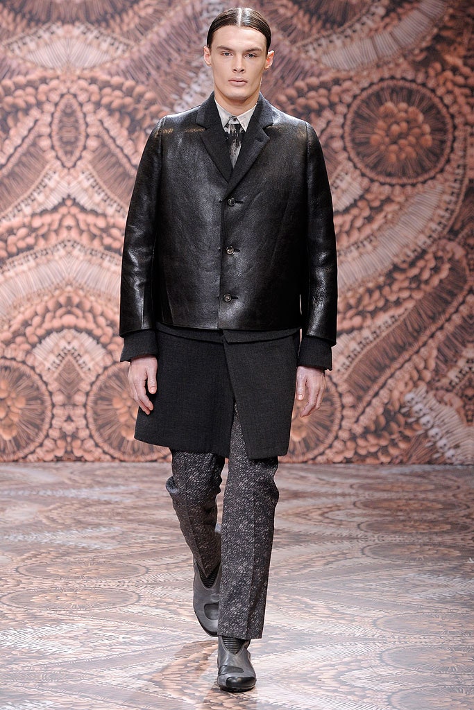 black leather long-sleeve collared fitted buttoned coat