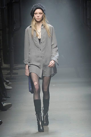 gray cotton long-sleeve collared relaxed buttoned short shirt-dress