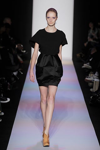 black fitted sleeveless dress