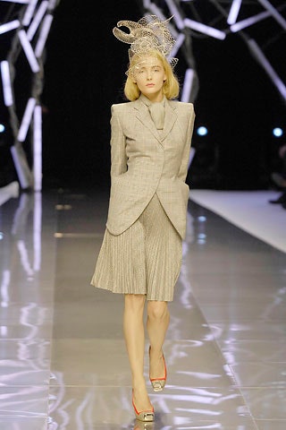 gray linen long-sleeve collared tailored pleated midi suit