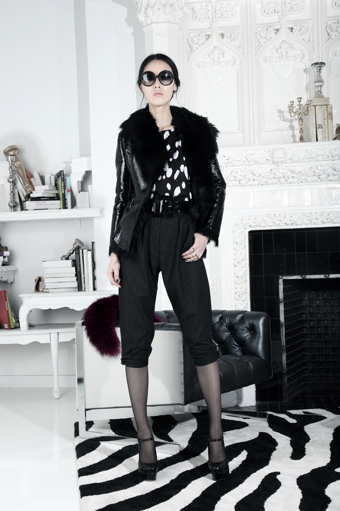 black silk long-sleeve collared relaxed printed blouse