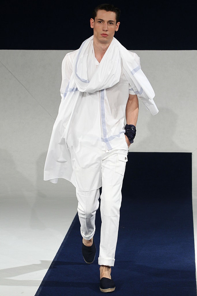 white relaxed shirt with pants