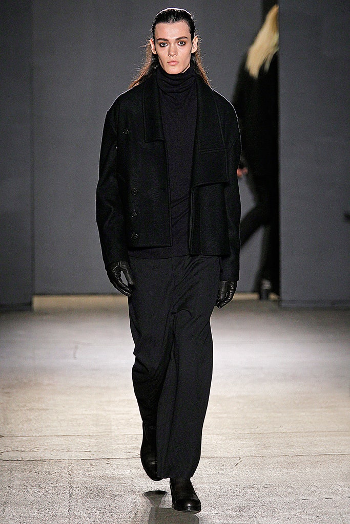black wool long-sleeve collared relaxed buttoned jacket
