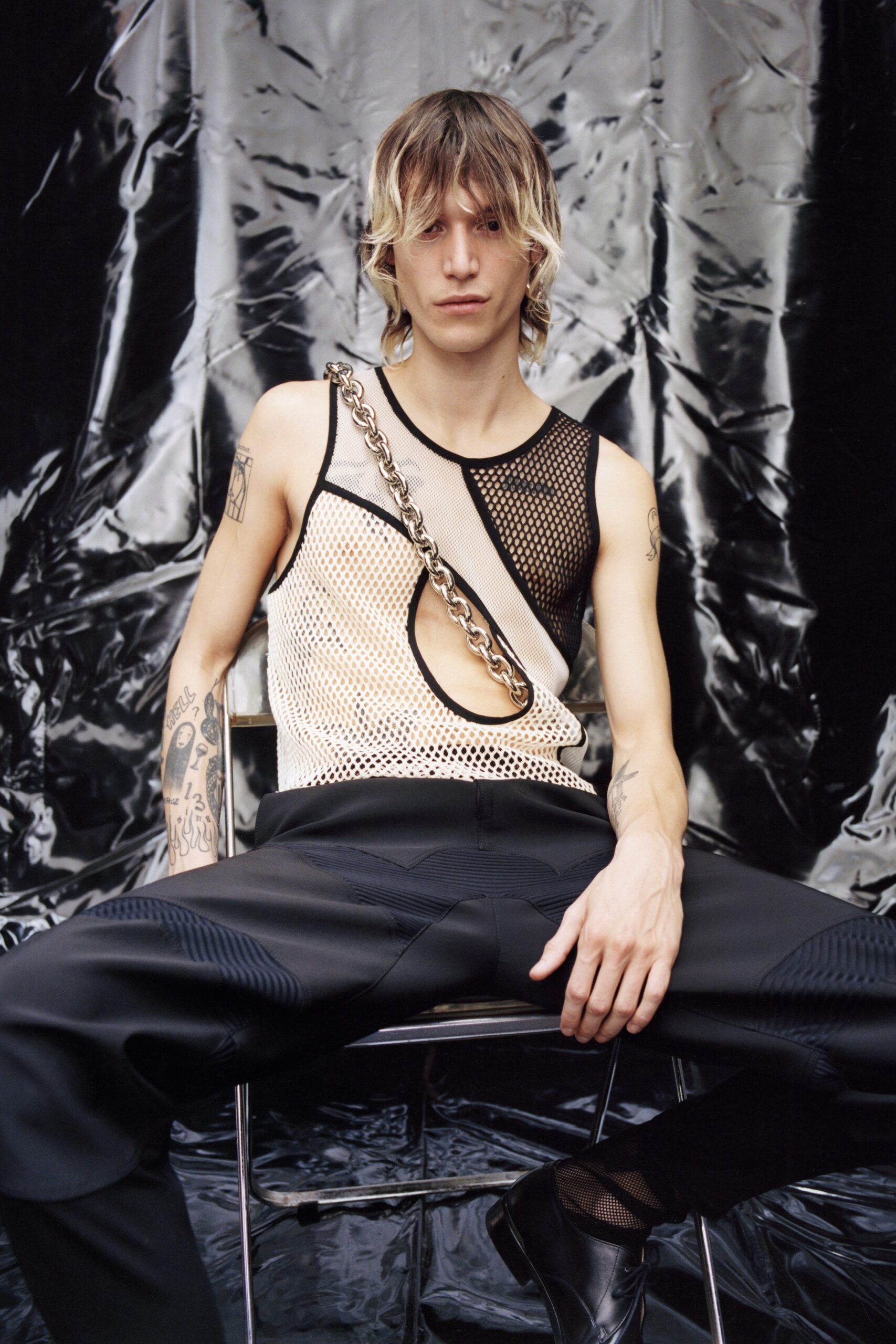 fitted mesh tank-top and relaxed pants