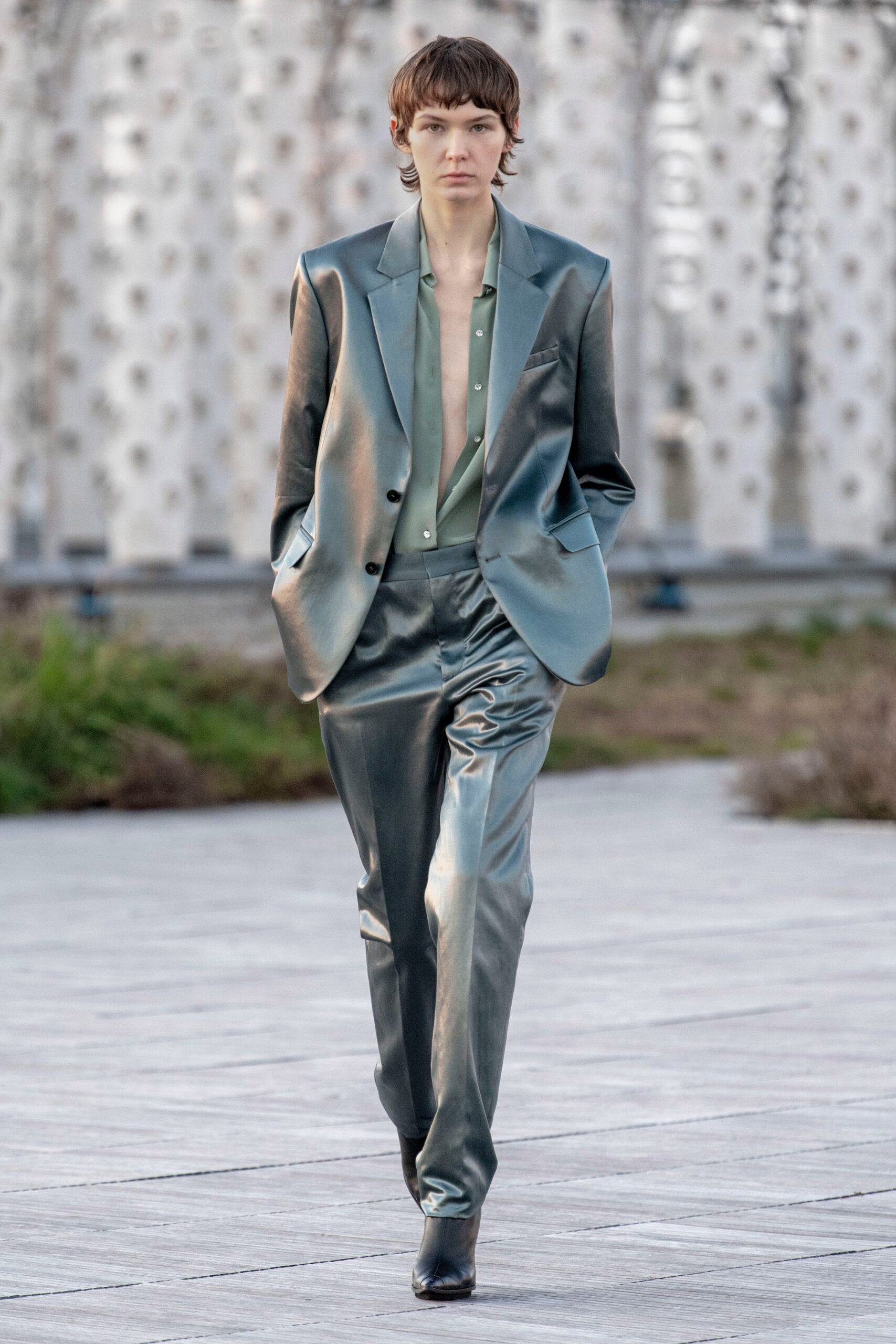 blue silk long-sleeve collared tailored buttoned shiny suit
