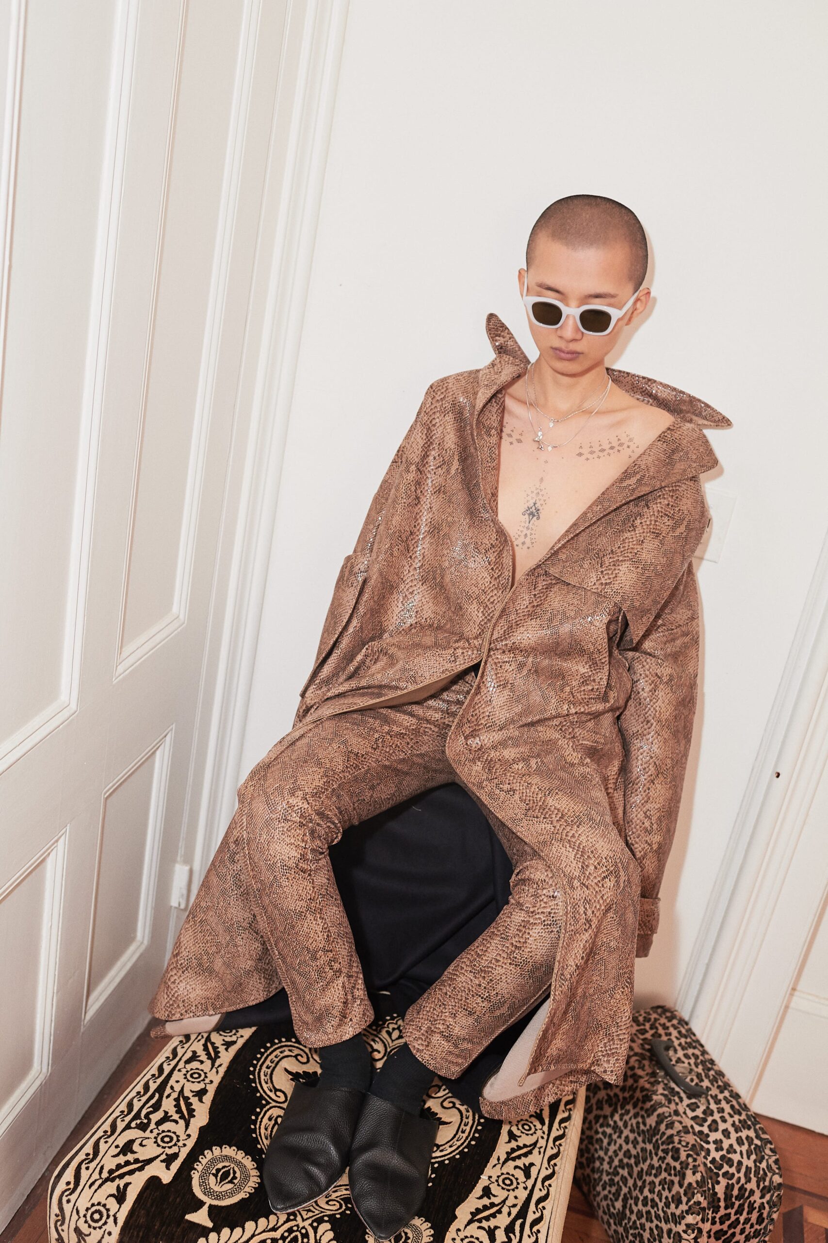 brown faux-fur long-sleeve collared relaxed printed coat