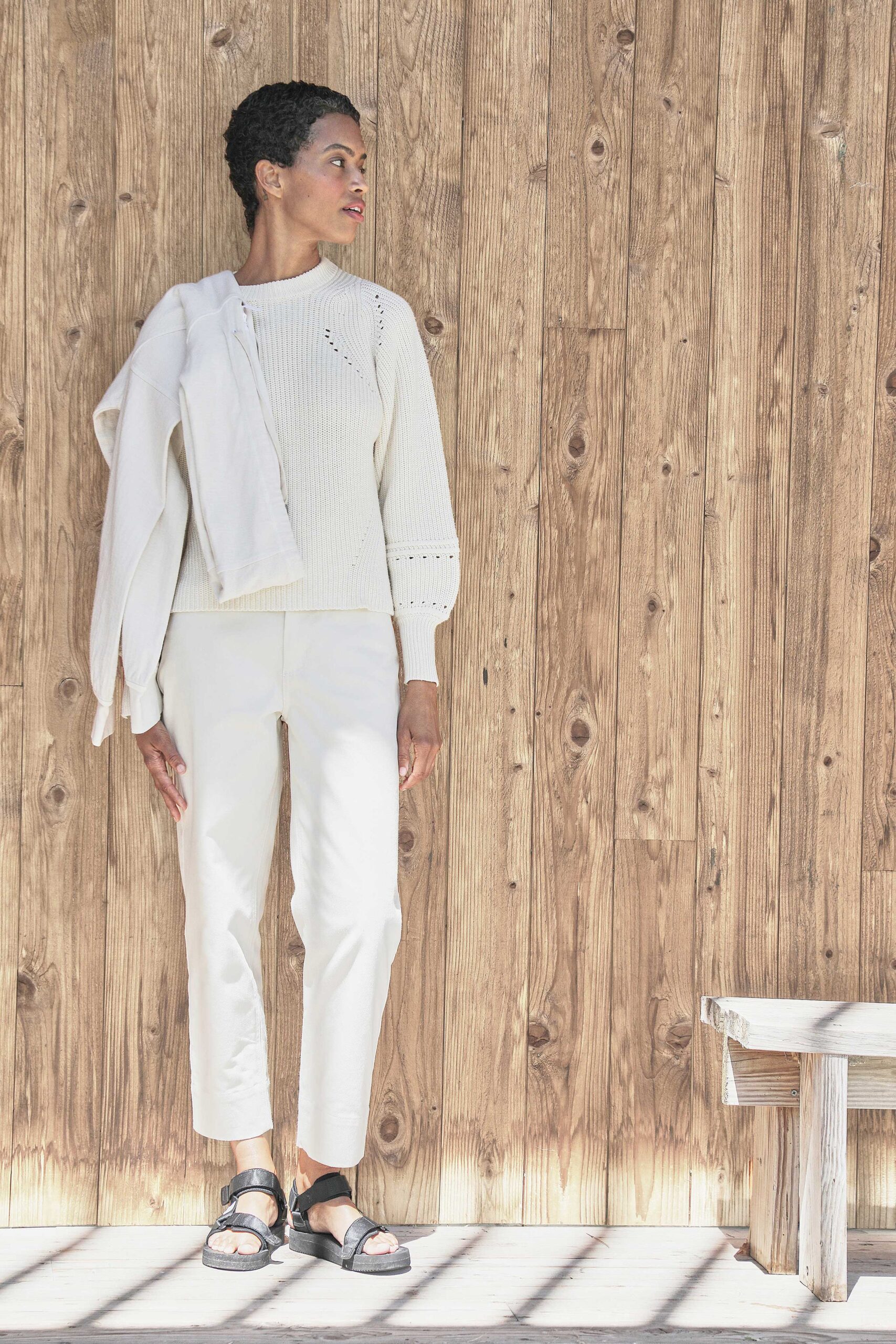 white cotton fitted straight-leg cropped pants