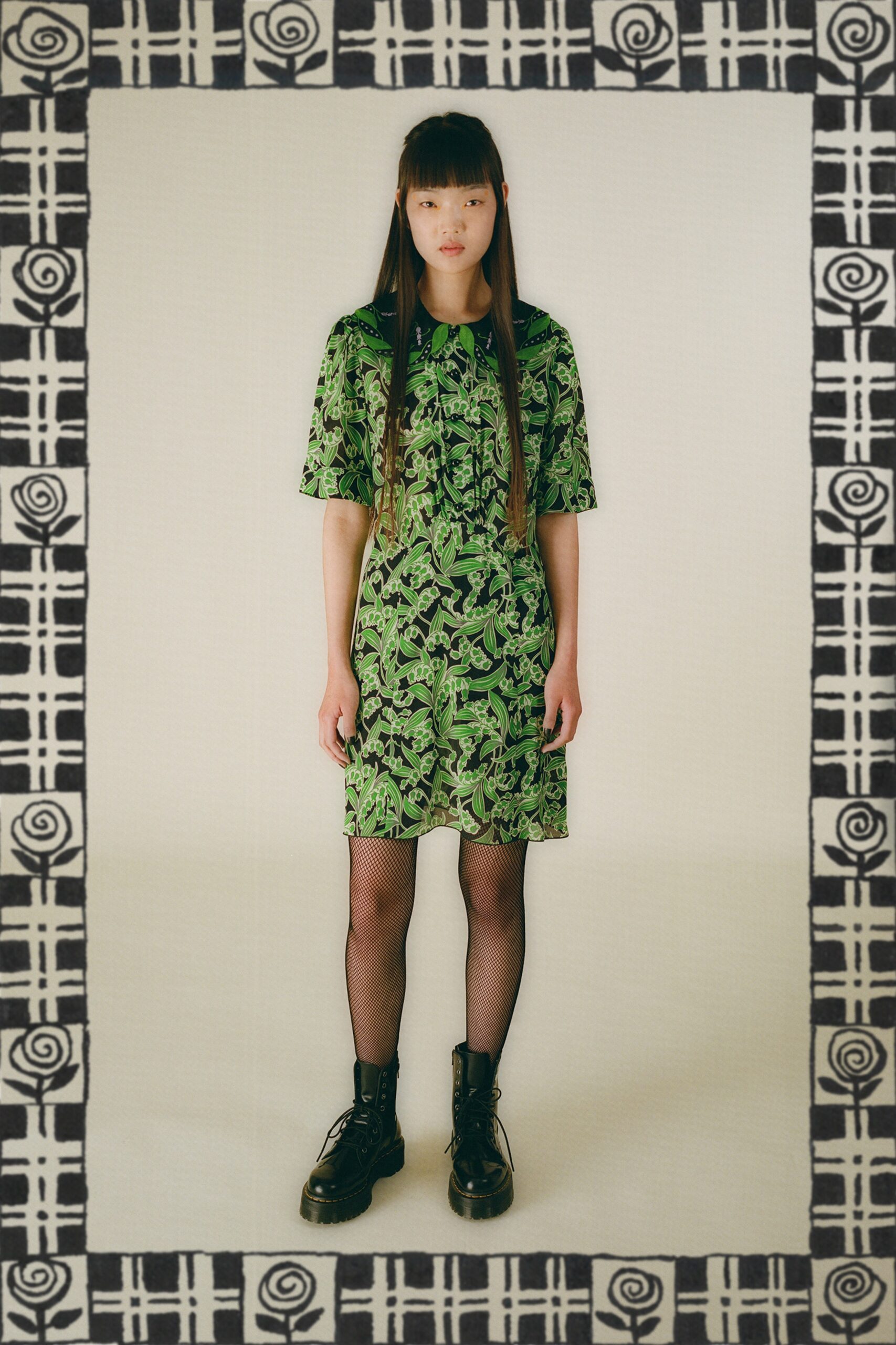 green cotton short-sleeve collared fitted printed short dress
