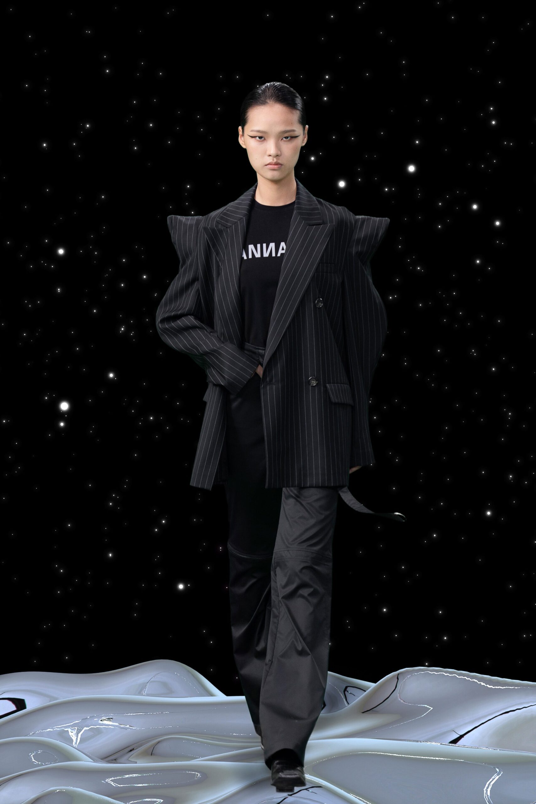 black structured blazer with t-shirt