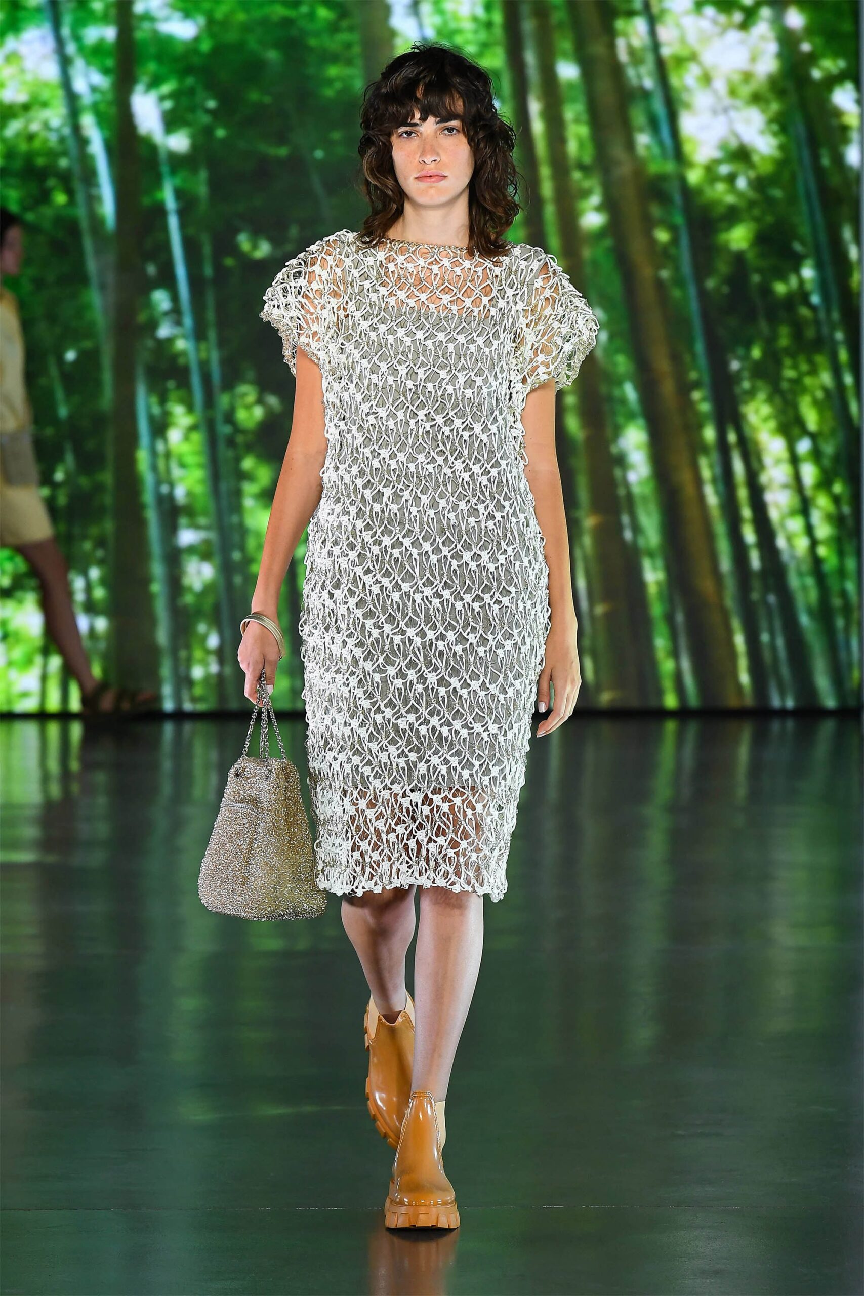 white lace short-sleeve scoop-neck fitted layered sheer dress