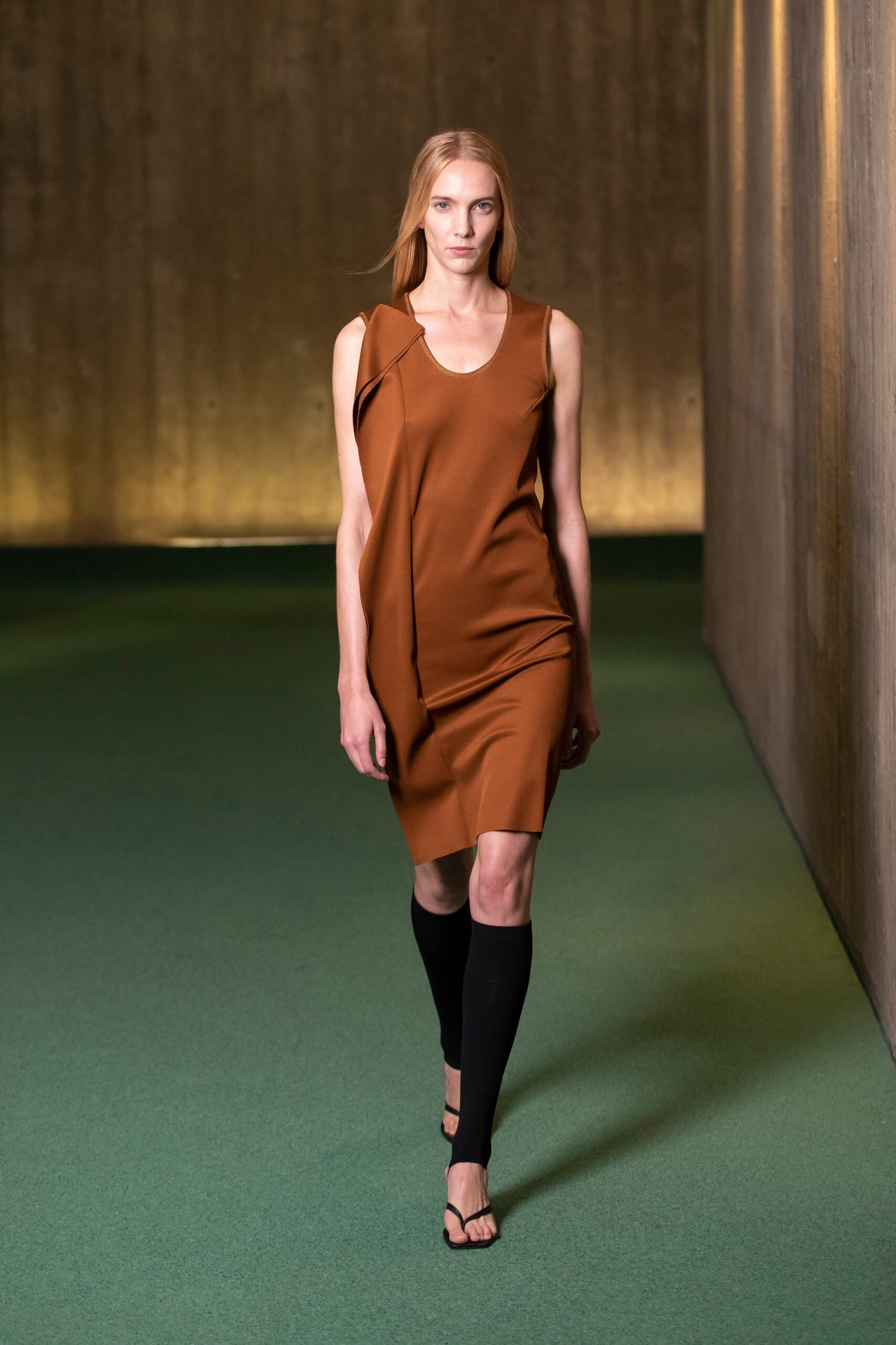 brown fitted sleeveless dress
