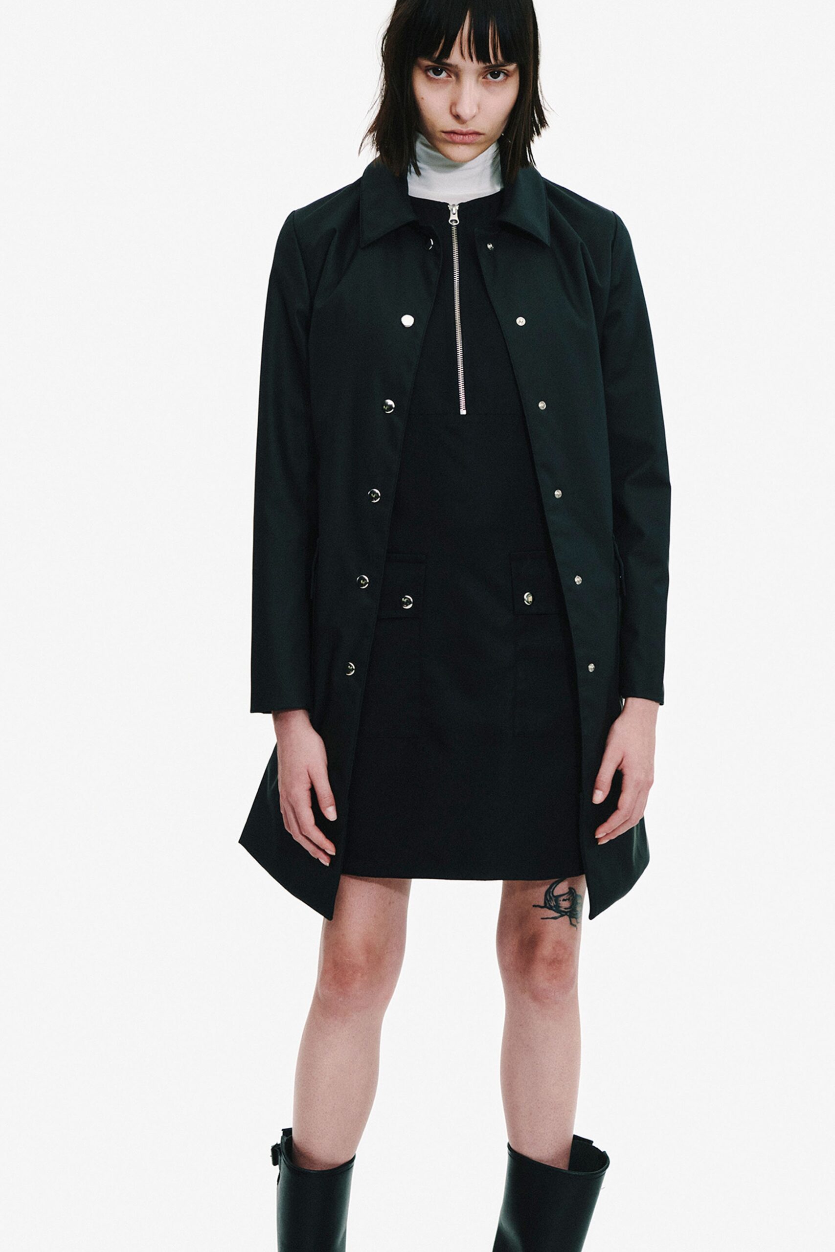 black cotton long-sleeve collared relaxed buttoned coat