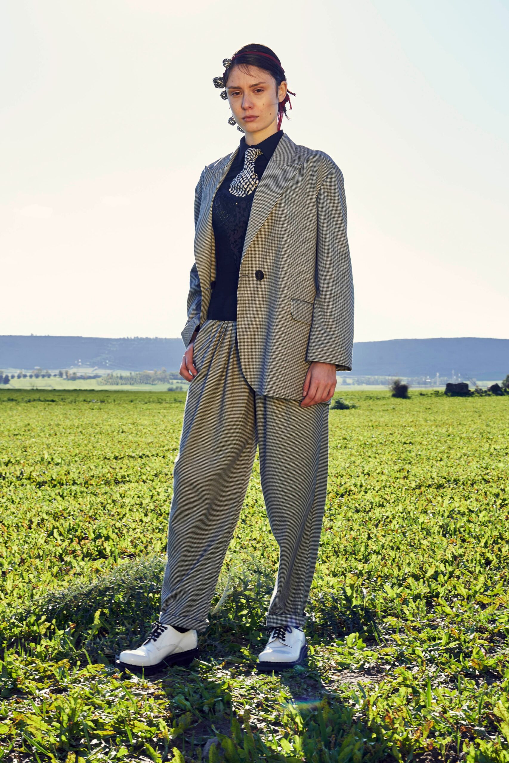 gray wool long-sleeve collared relaxed pleated suit