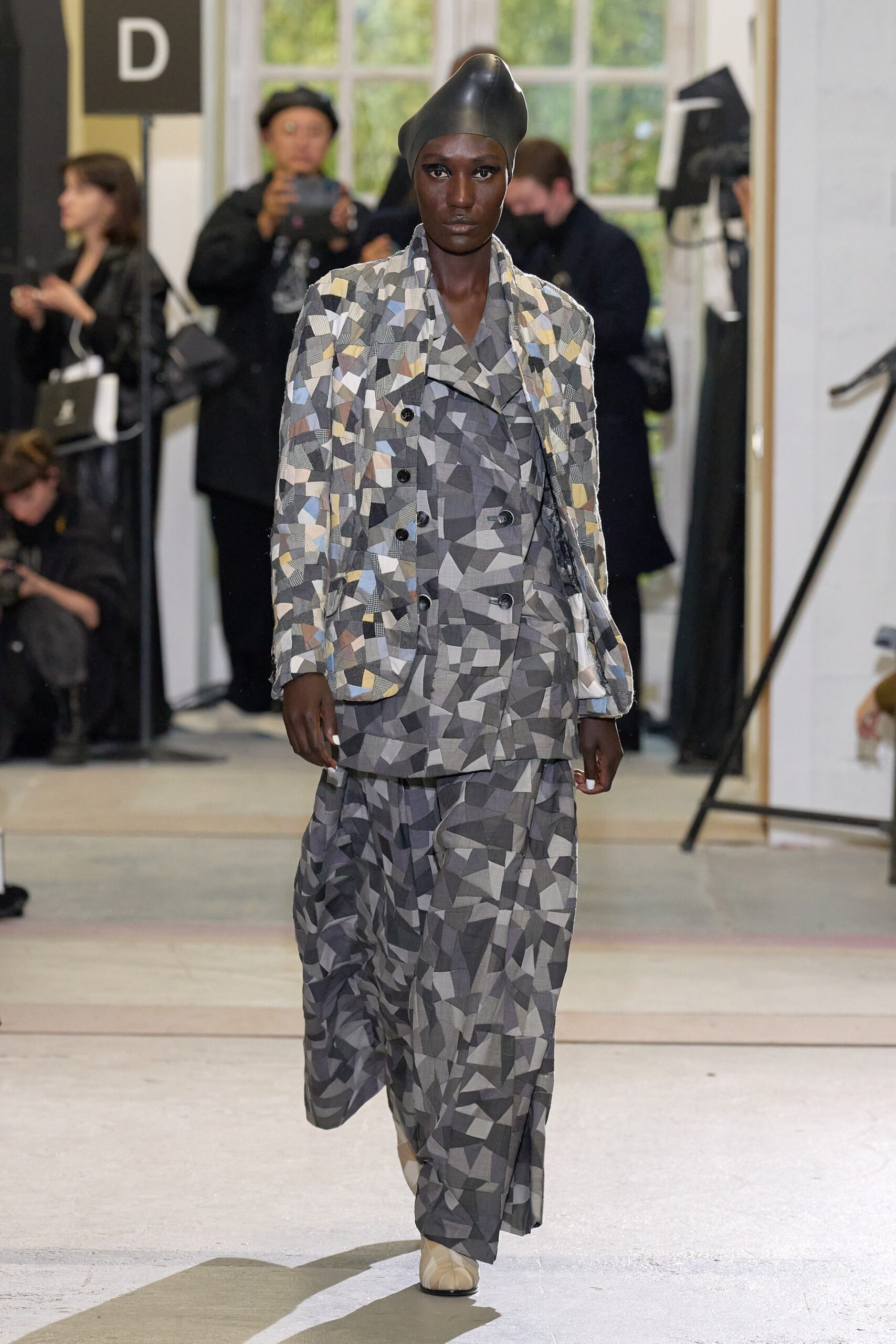 gray cotton long-sleeve collared tailored printed suit