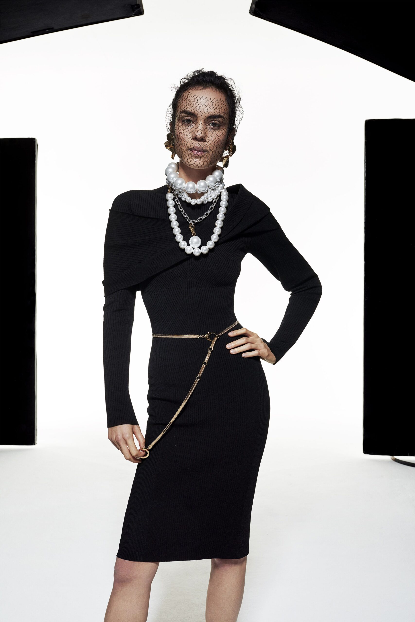 fitted black ribbed midi dress