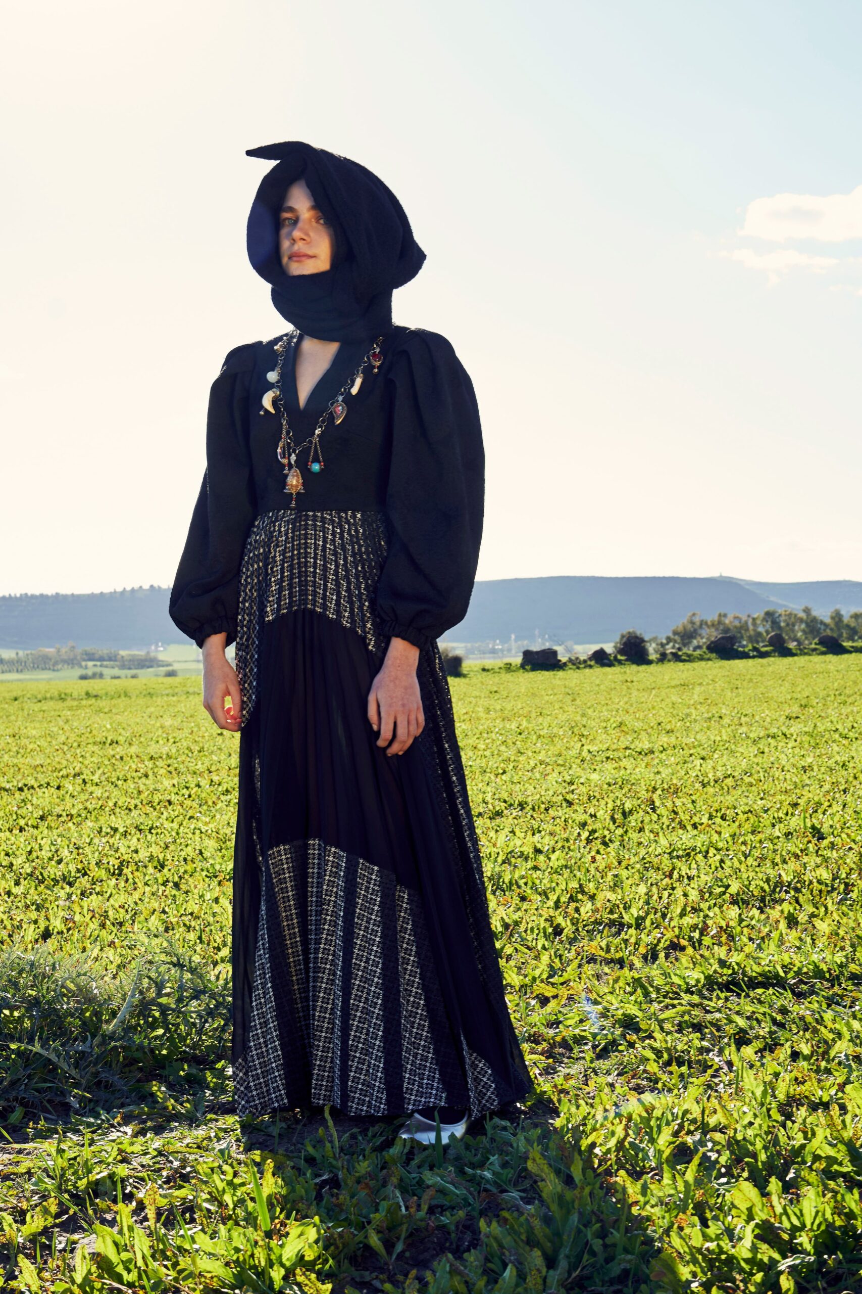 black cotton fitted scarf