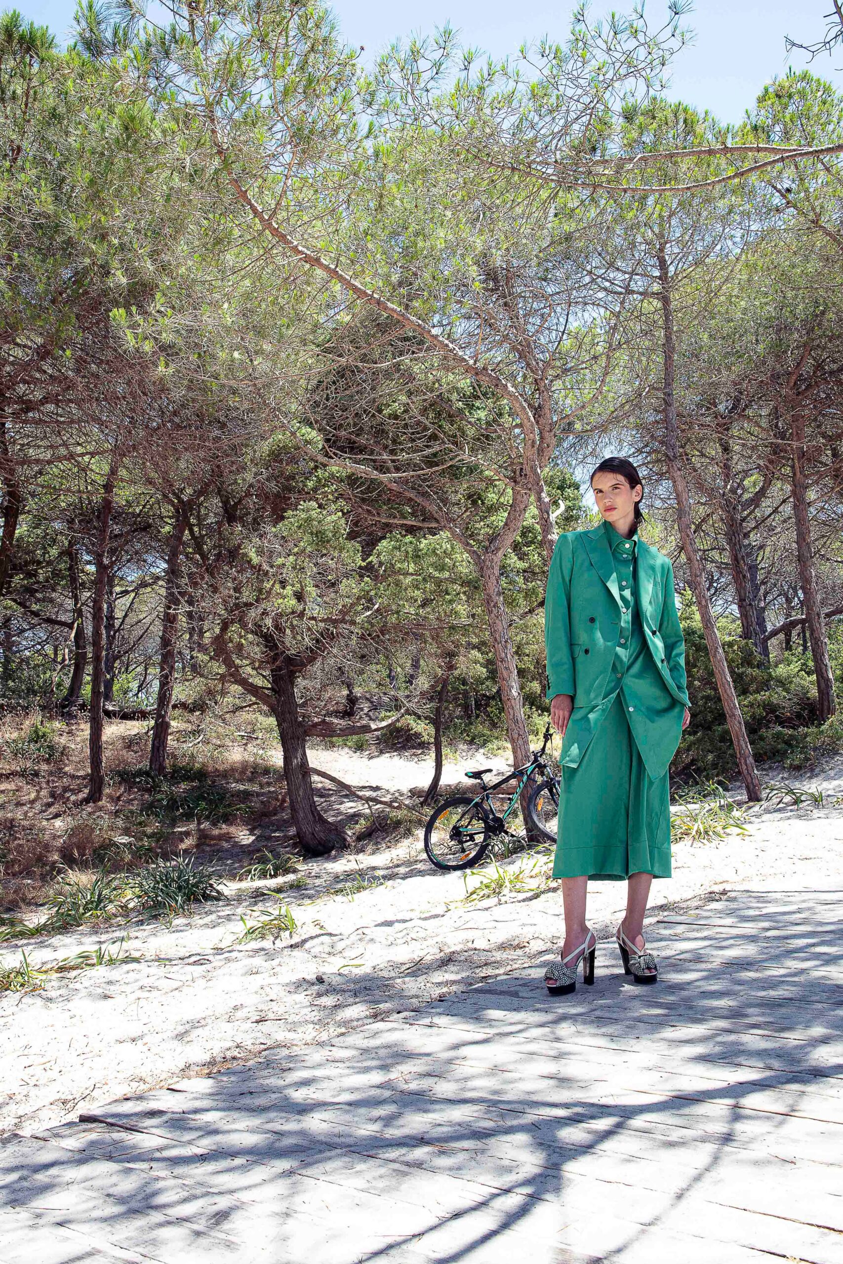 green relaxed cotton suit