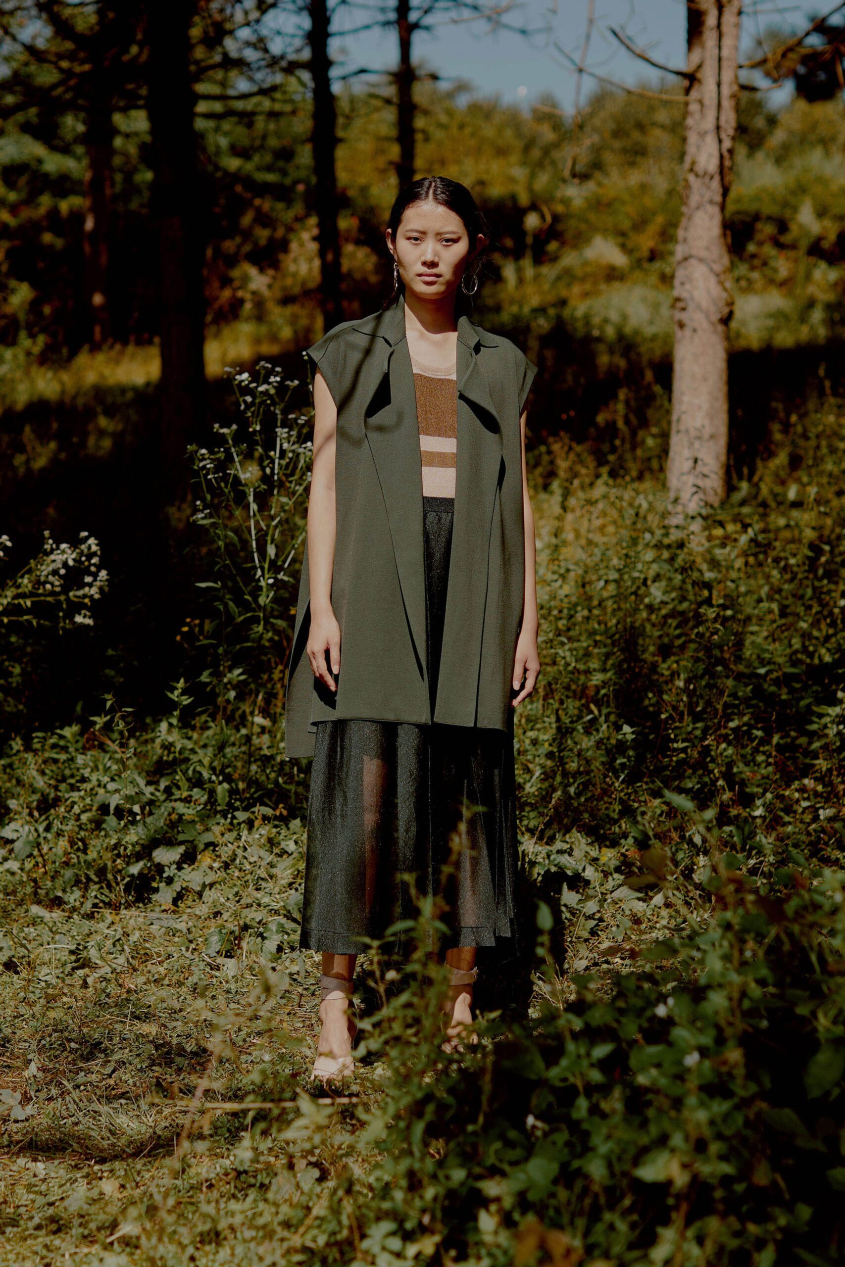 green cotton sleeveless collared relaxed layered jacket
