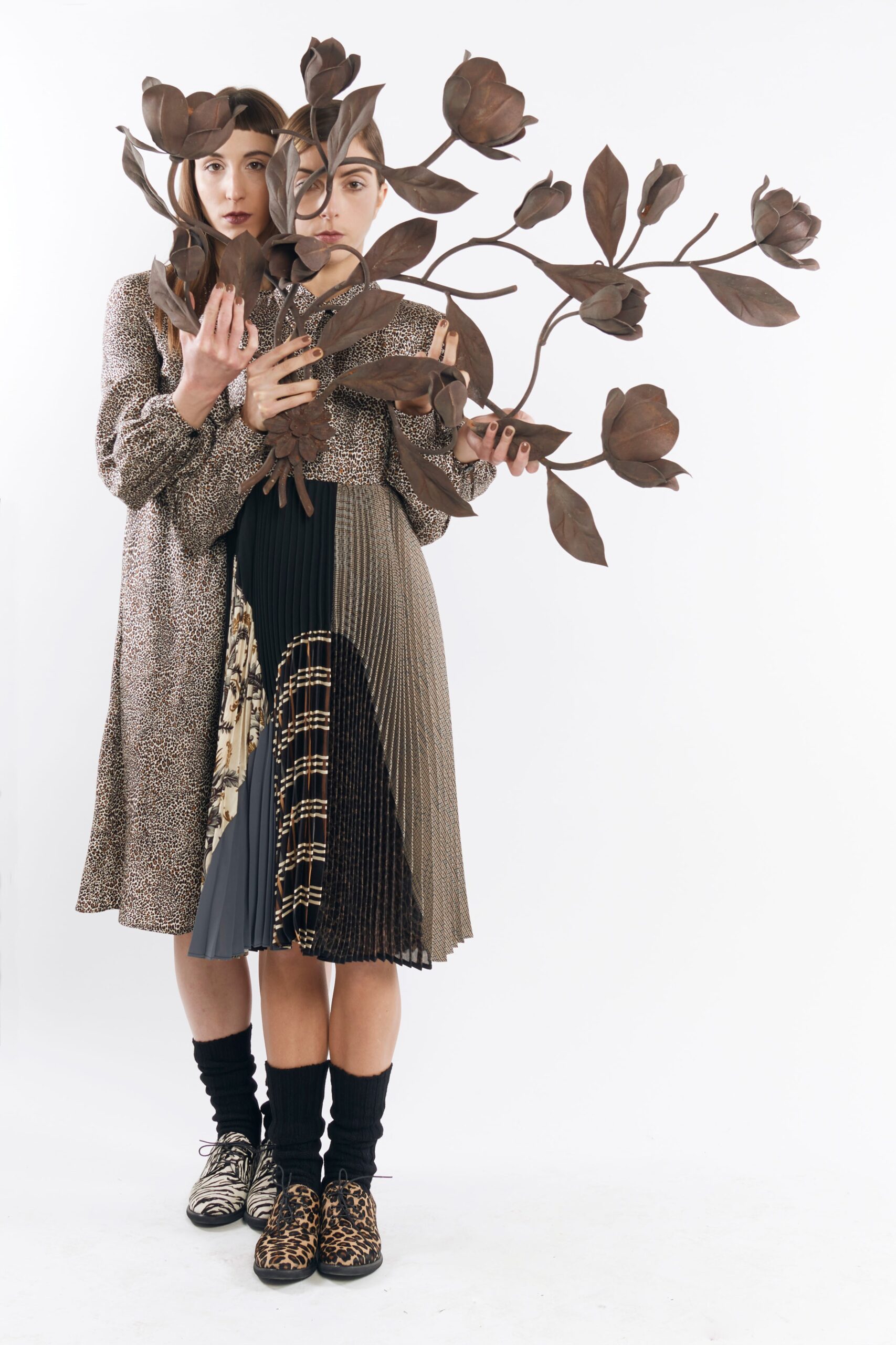brown cotton long-sleeve collared relaxed printed pleated dress