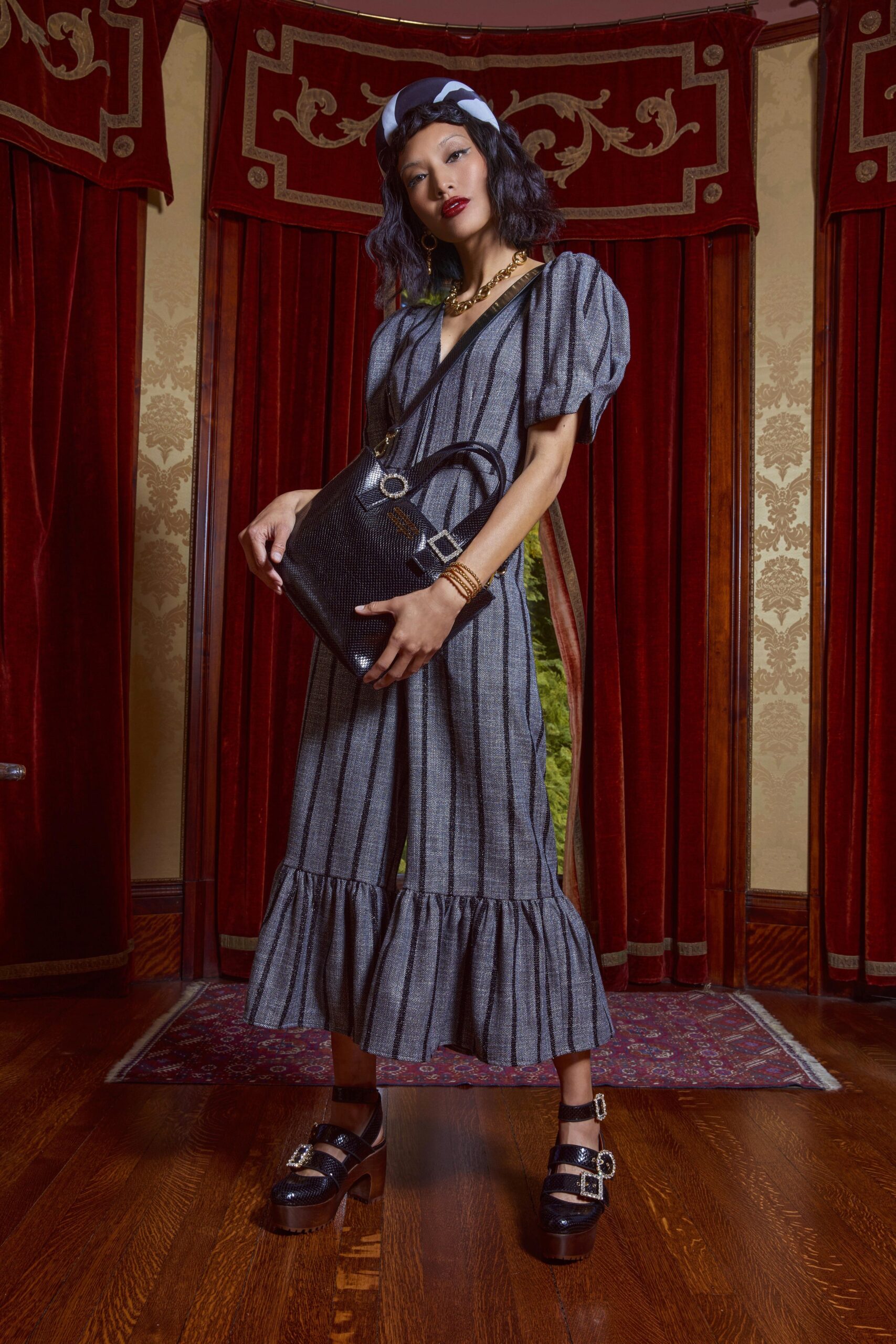 gray cotton short-sleeve v-neck relaxed tiered midi dress