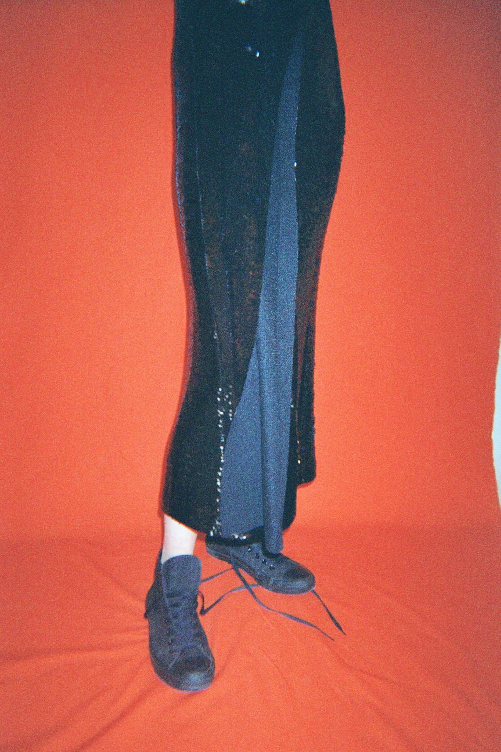 black silk sleeveless dress with shoes