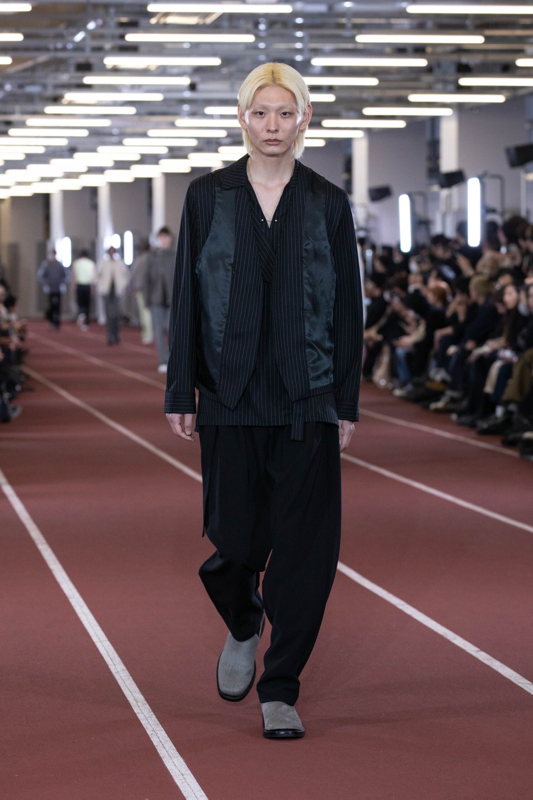 black relaxed vest and pants