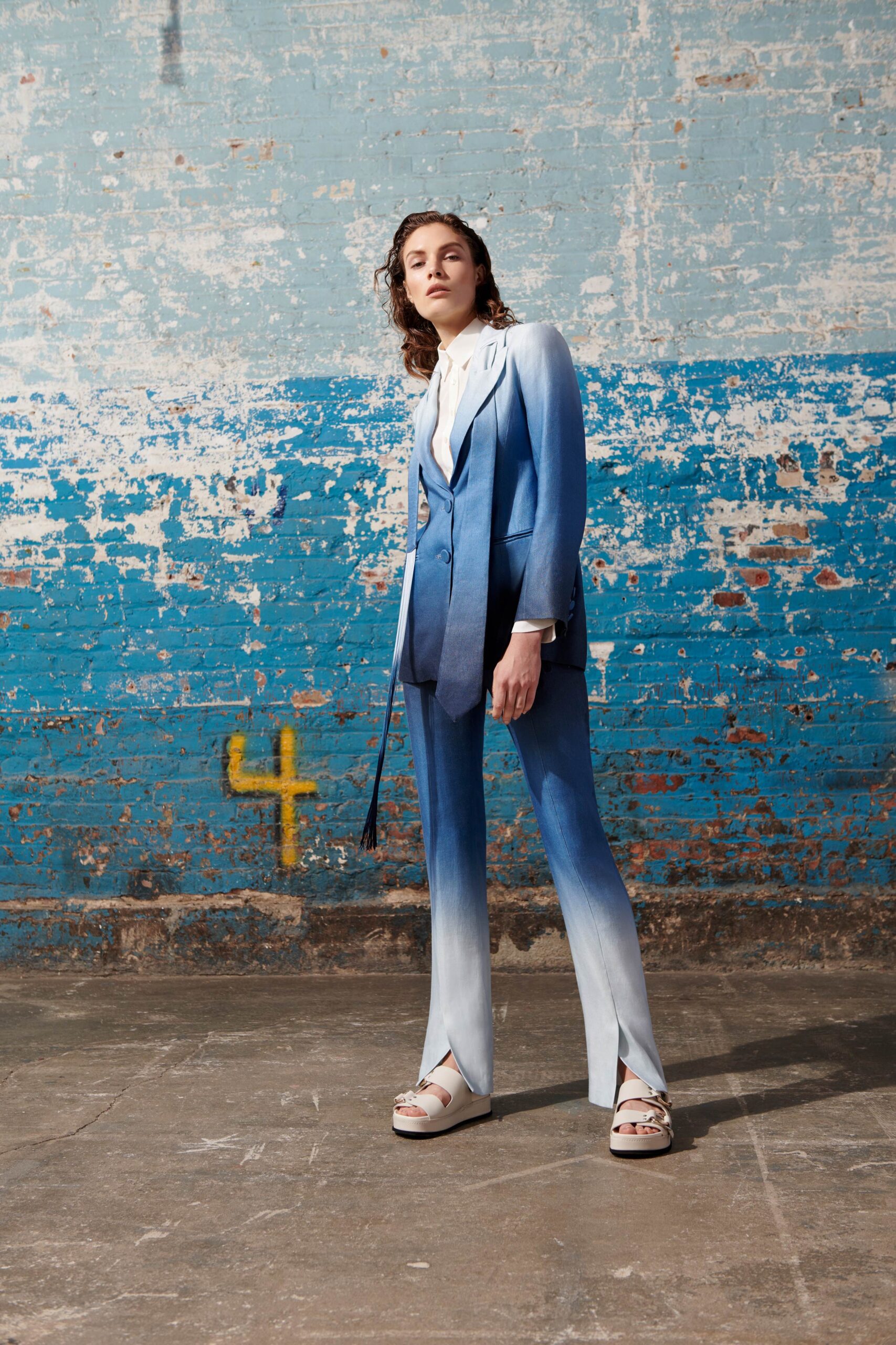 blue long-sleeve collared tailored color-blocked suit