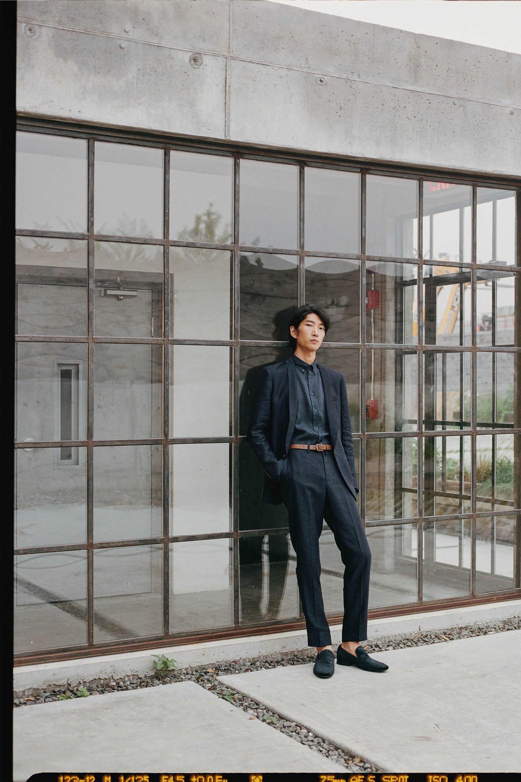 blue wool long-sleeve collared tailored buttoned suit