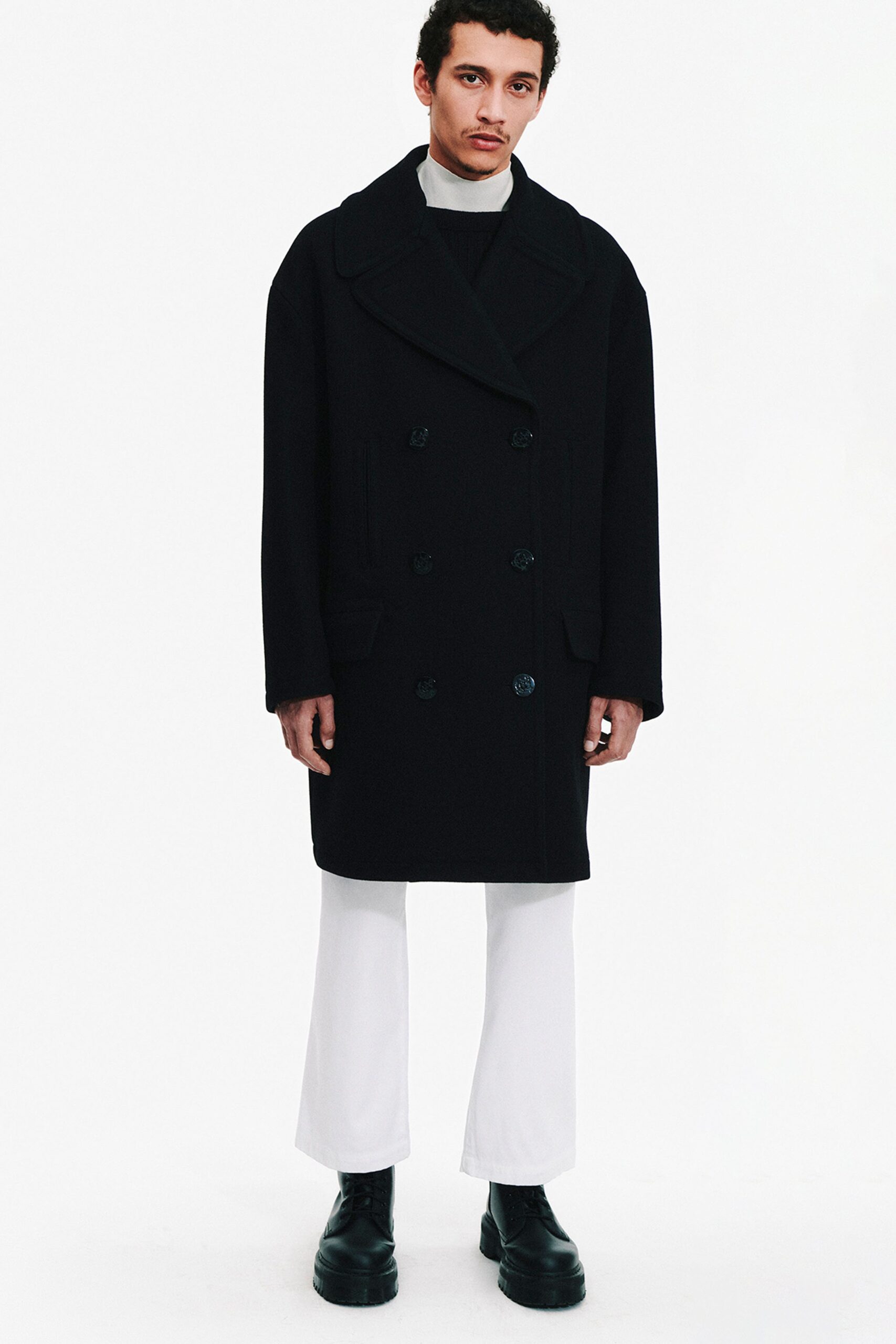 black wool long-sleeve collared oversized coat