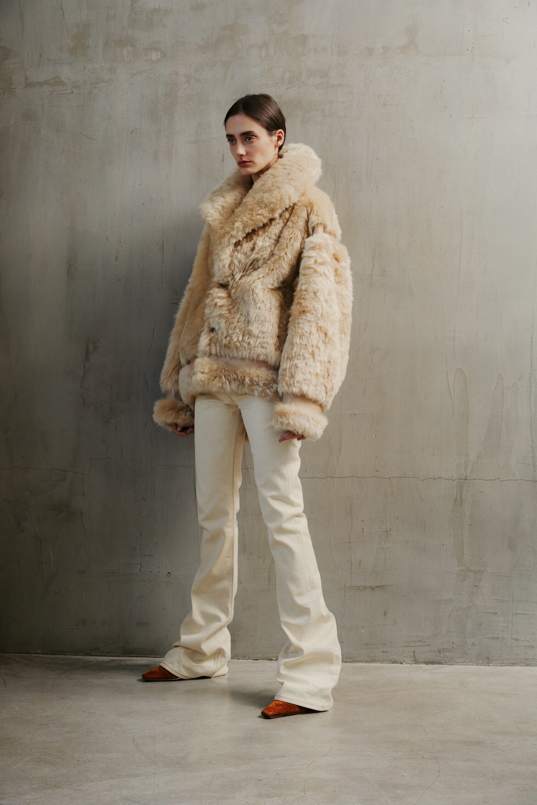 beige fur long-sleeve collared oversized layered jacket