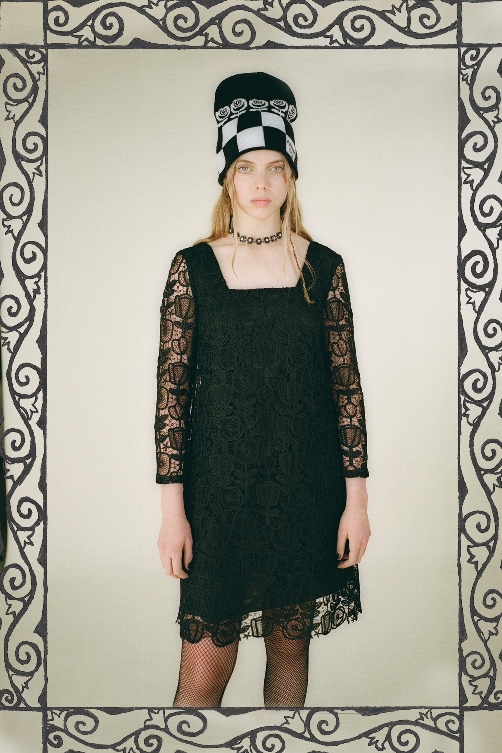 black lace long-sleeve square-neck fitted embroidered short dress