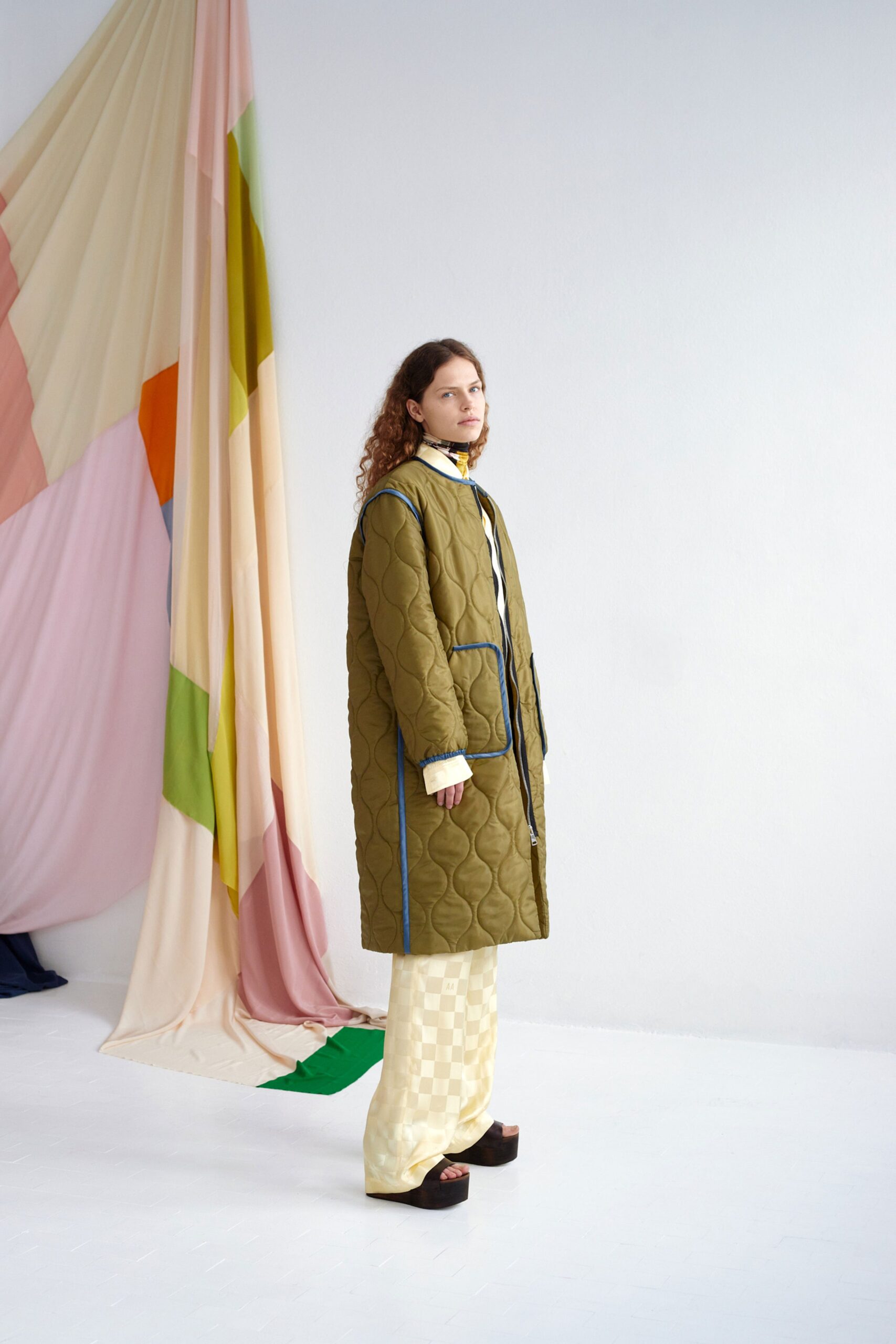 green cotton long-sleeve collared relaxed quilted coat
