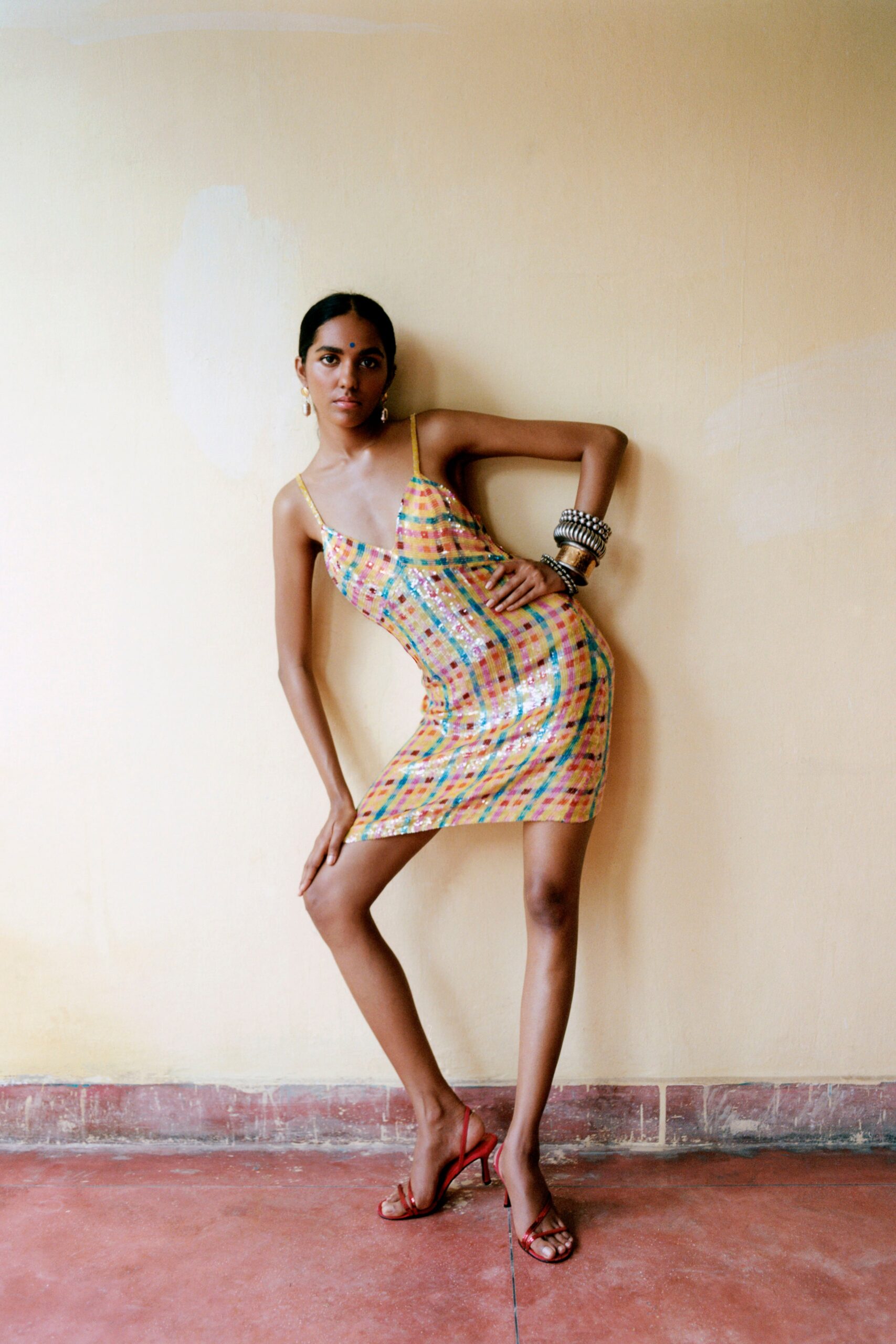 multi silk sleeveless v-neck fitted ruched shiny dress