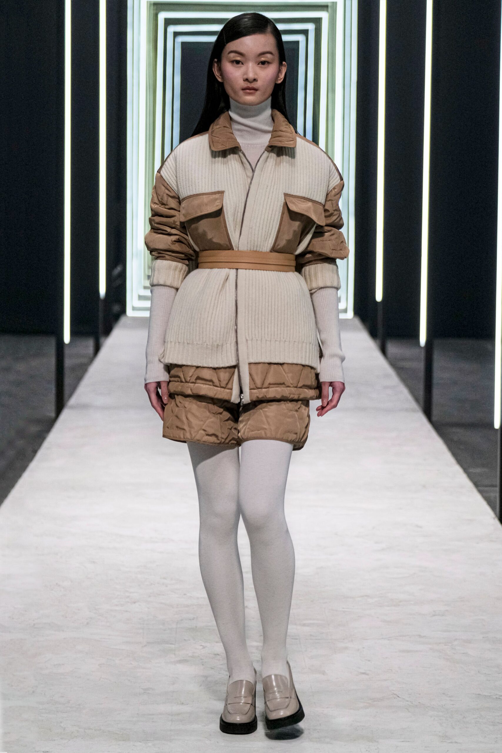 beige cotton long-sleeve collared fitted zippered layered jacket