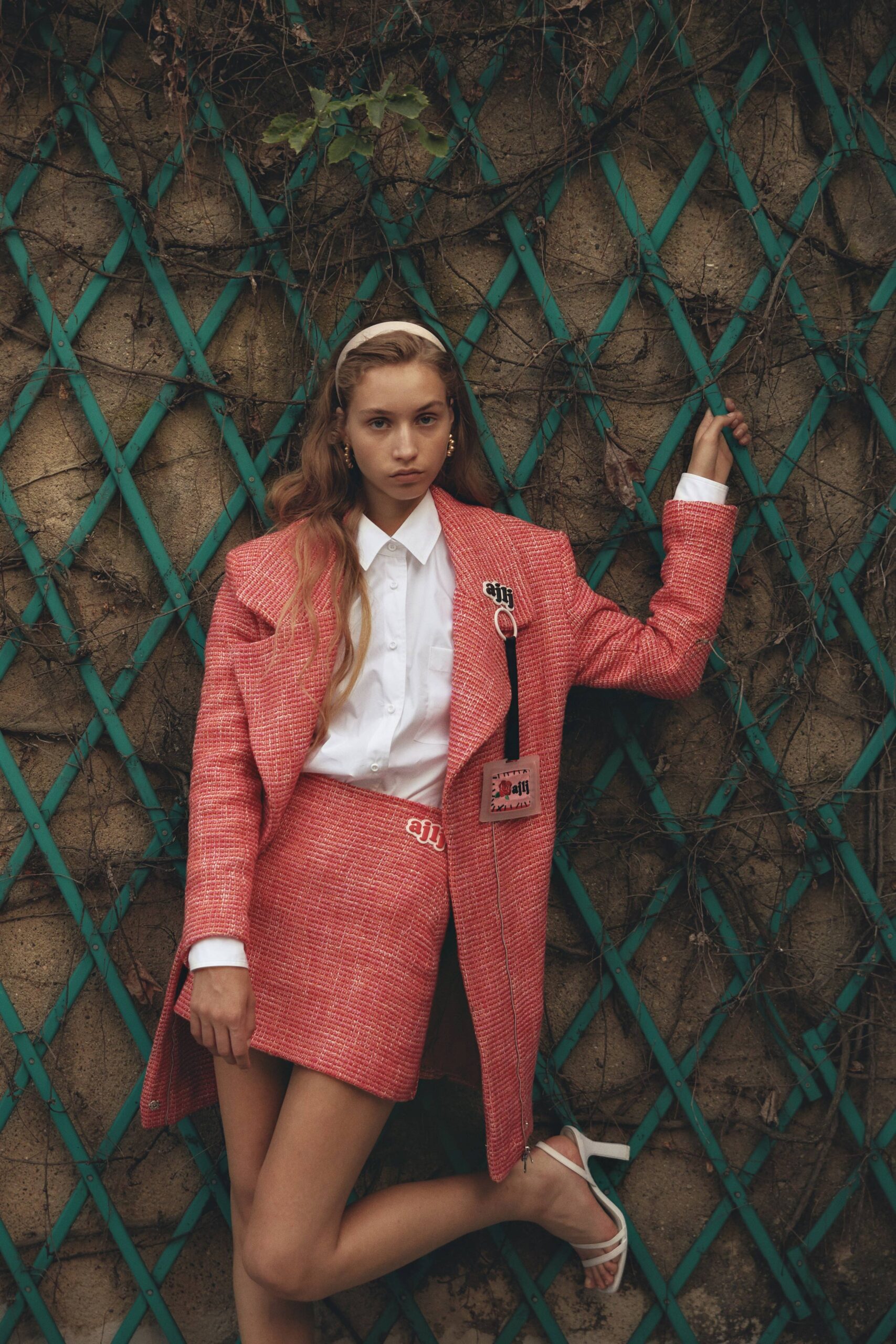 red cotton long-sleeve collared tailored buttoned blazer