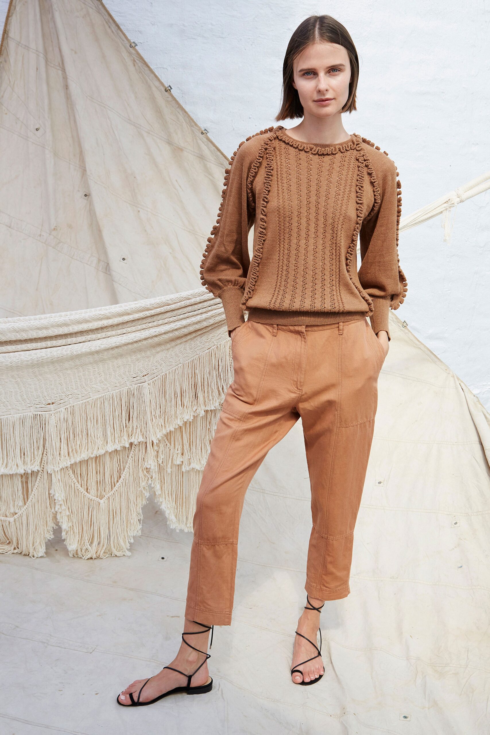 beige cotton tailored straight-leg cropped pants