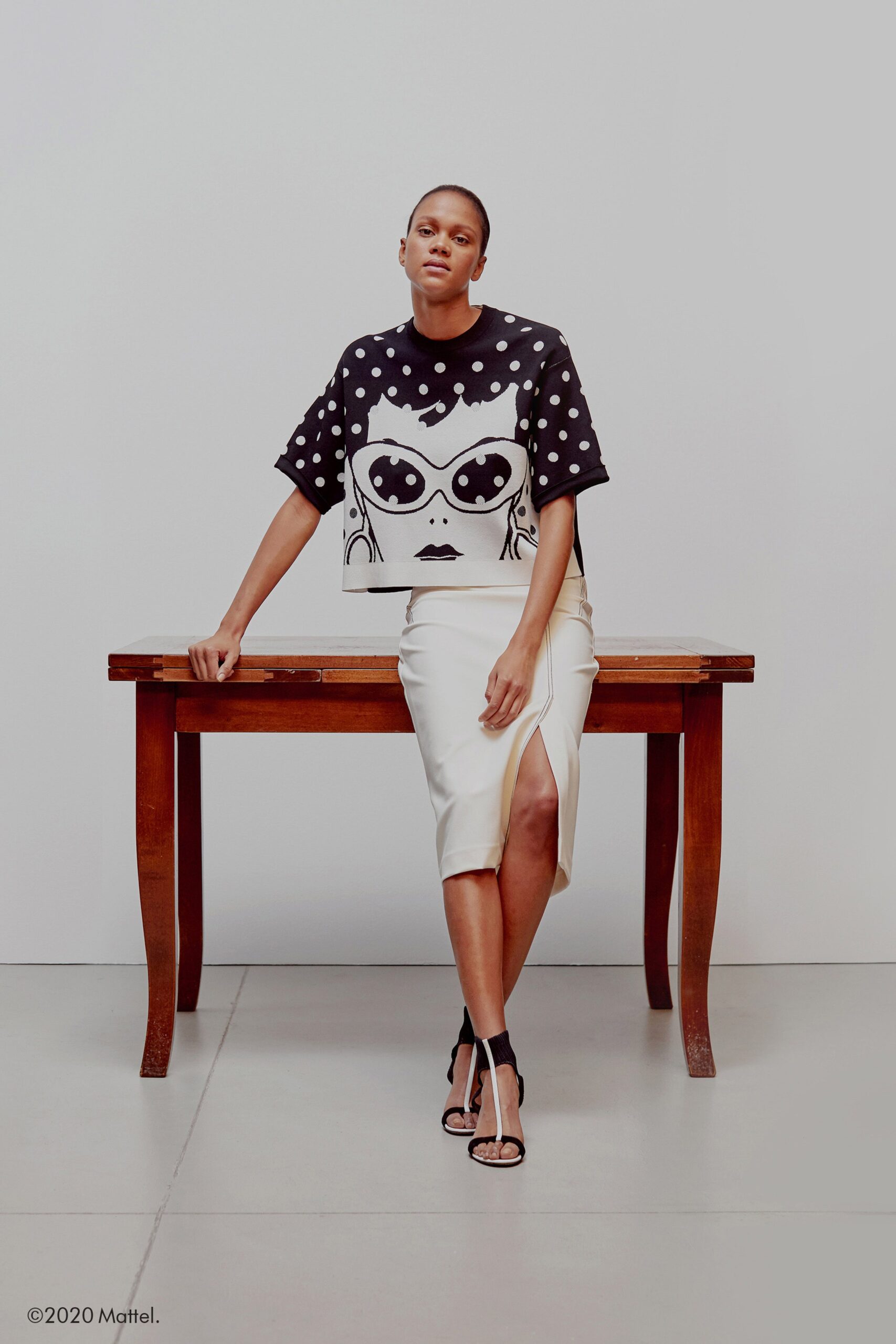 black and white printed top with pencil skirt