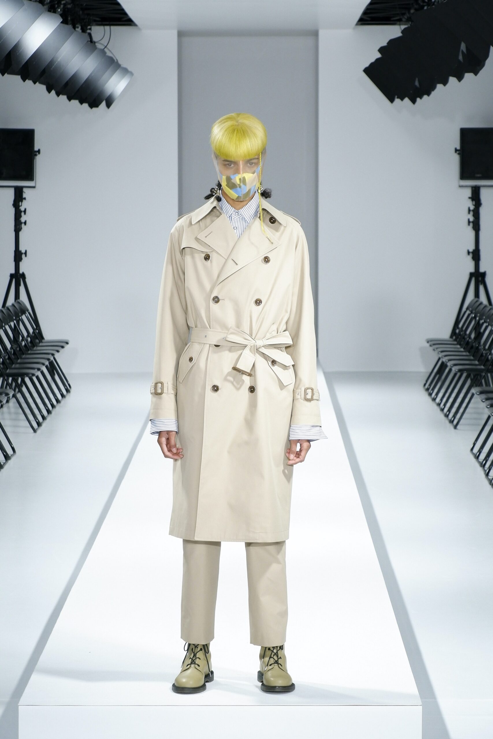 beige cotton long-sleeve collared relaxed belted trench