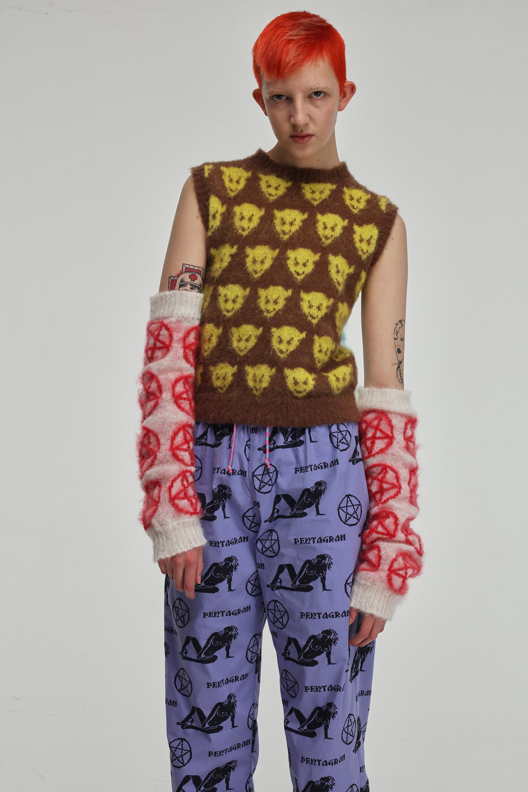 brown wool sleeveless high-neck fitted printed top