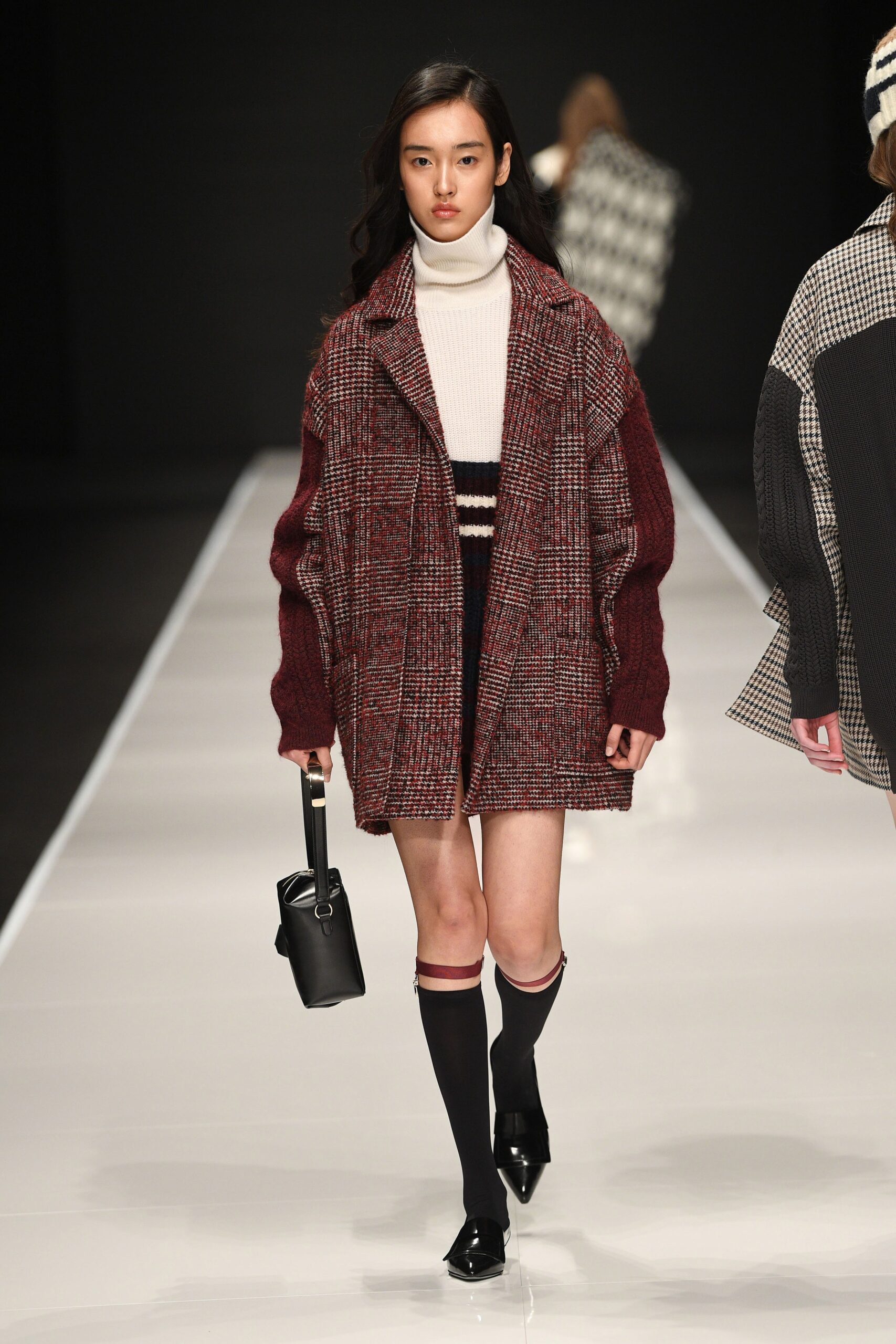 red wool long-sleeve collared relaxed checked coat