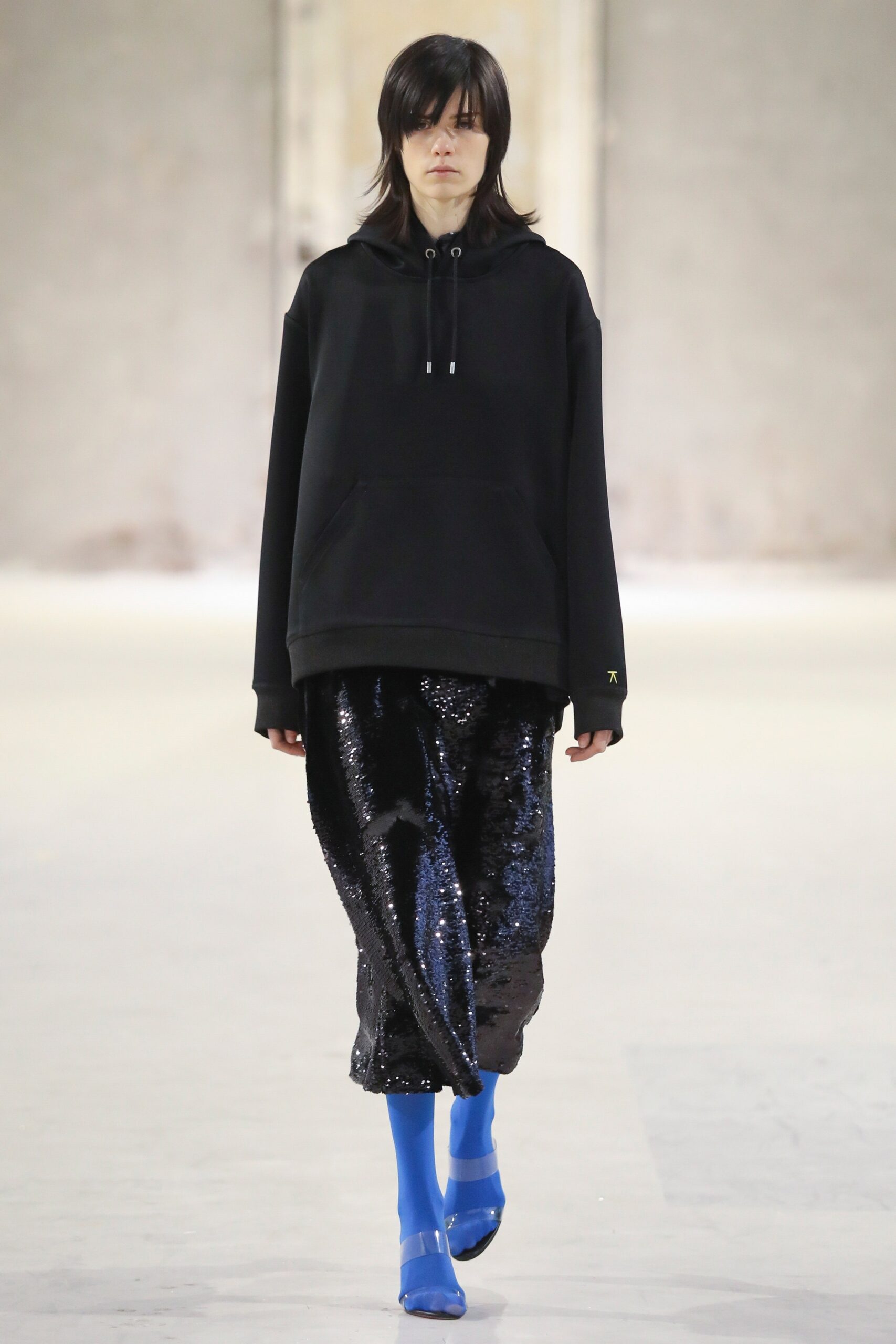 black cotton long-sleeve hooded oversized hoodie