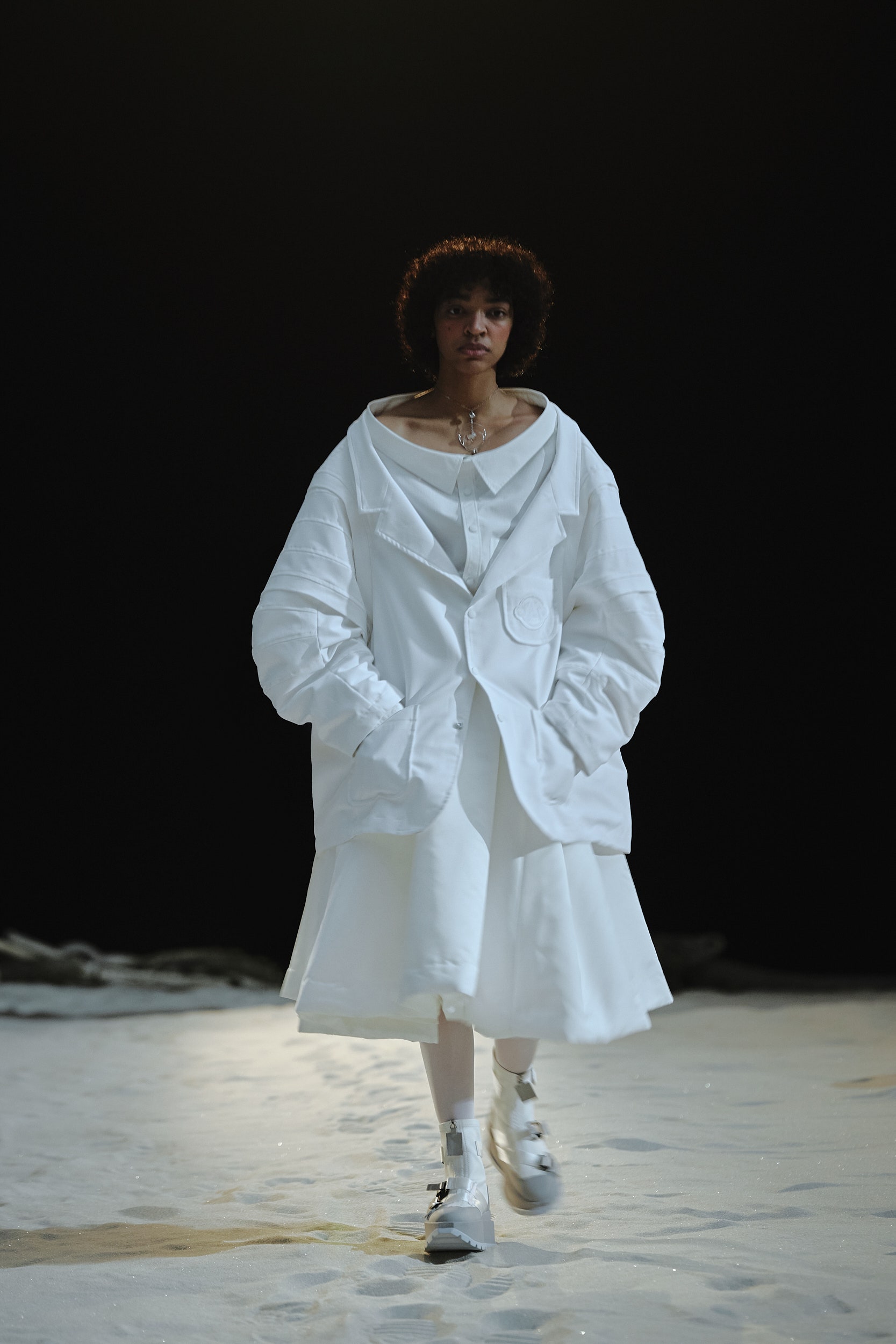 white cotton long-sleeve collared oversized buttoned pockets coat