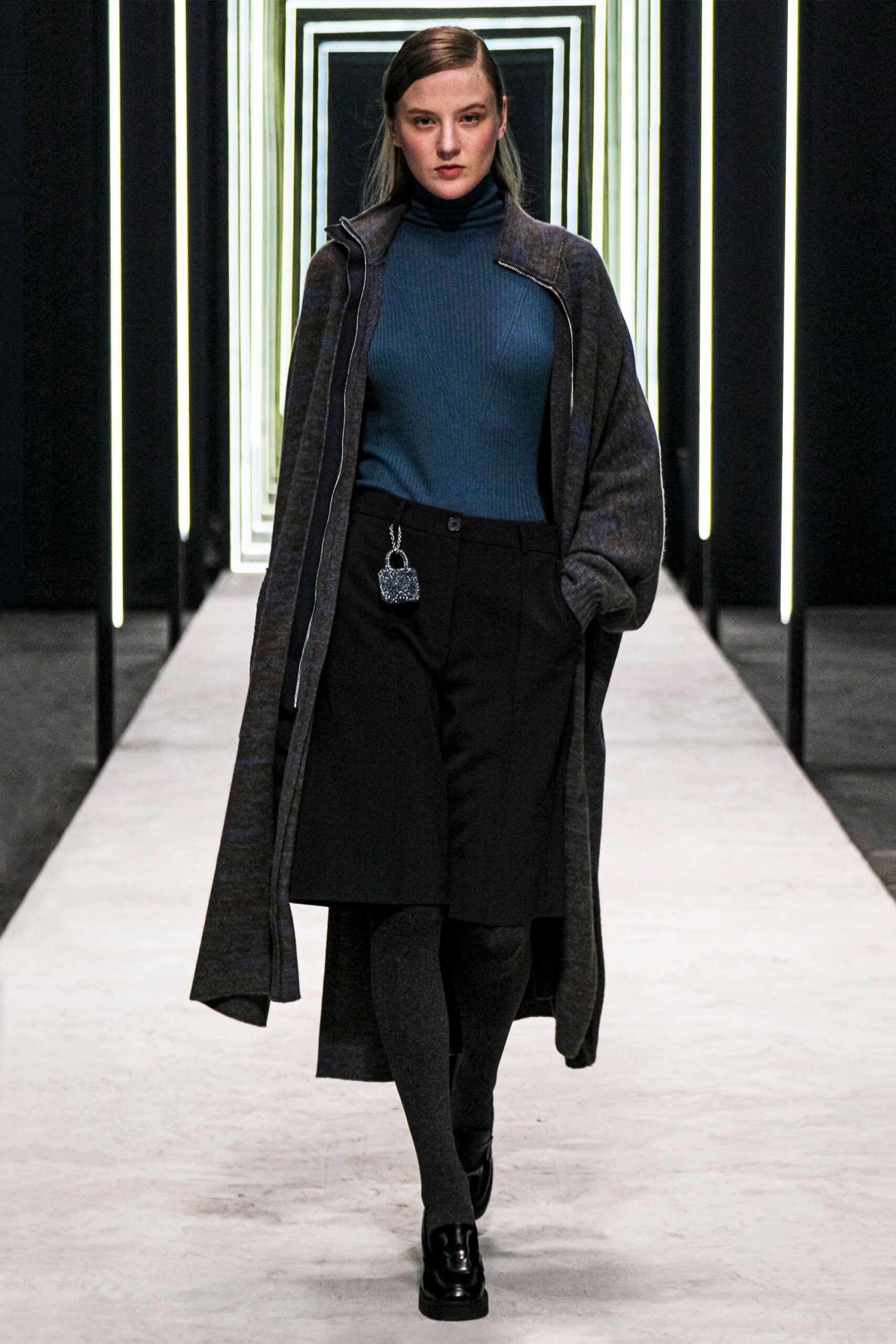 gray wool long-sleeve collared relaxed layered coat