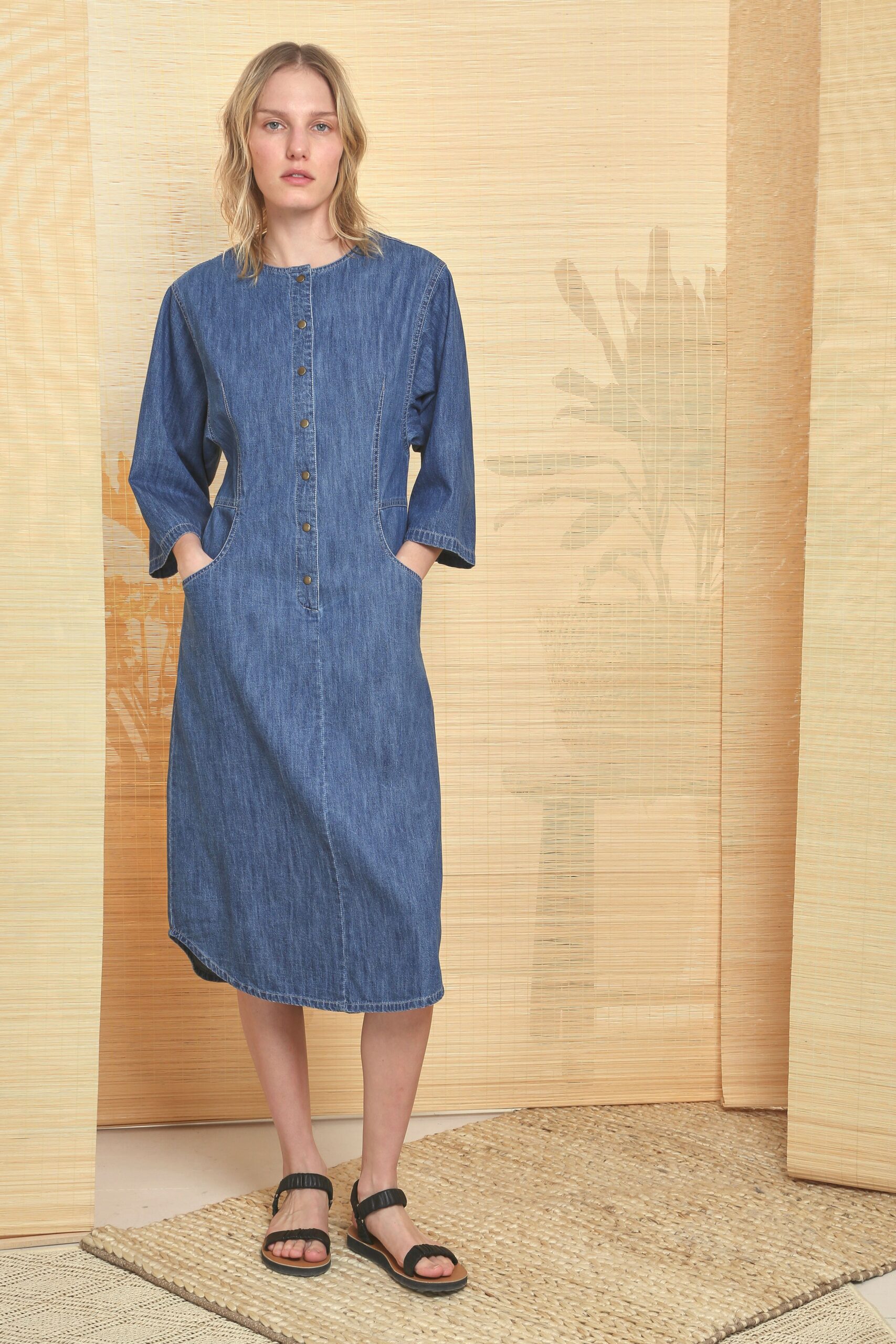 blue denim long-sleeve collared relaxed buttoned pockets dress