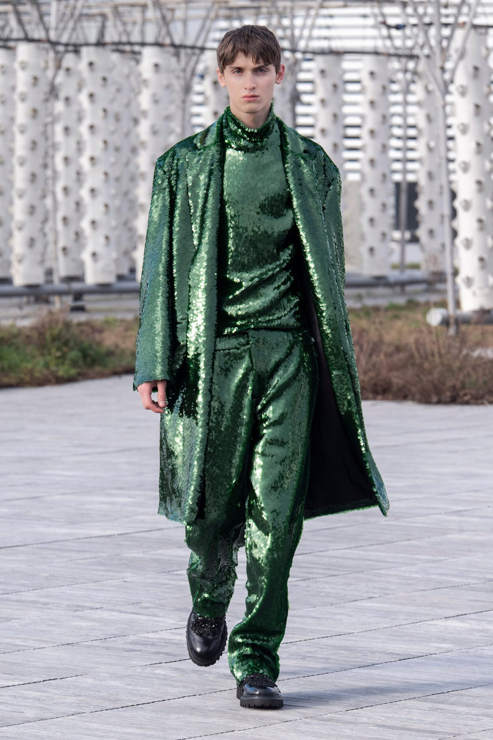green sequin long-sleeve collared fitted shiny coat