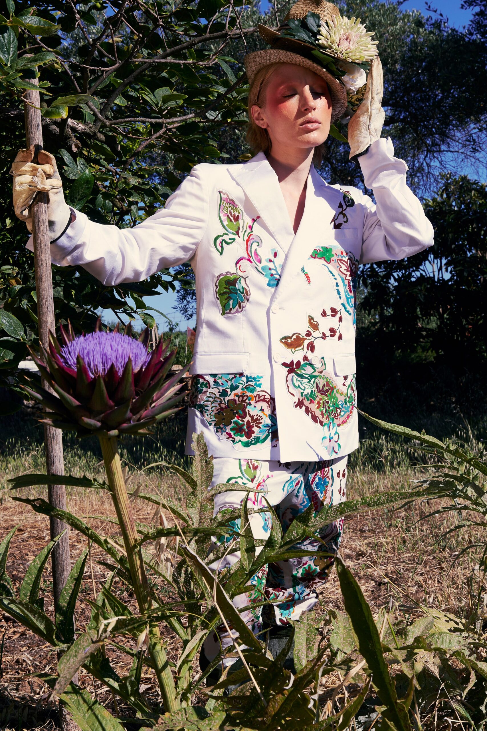 white cotton long-sleeve collared tailored embroidered suit