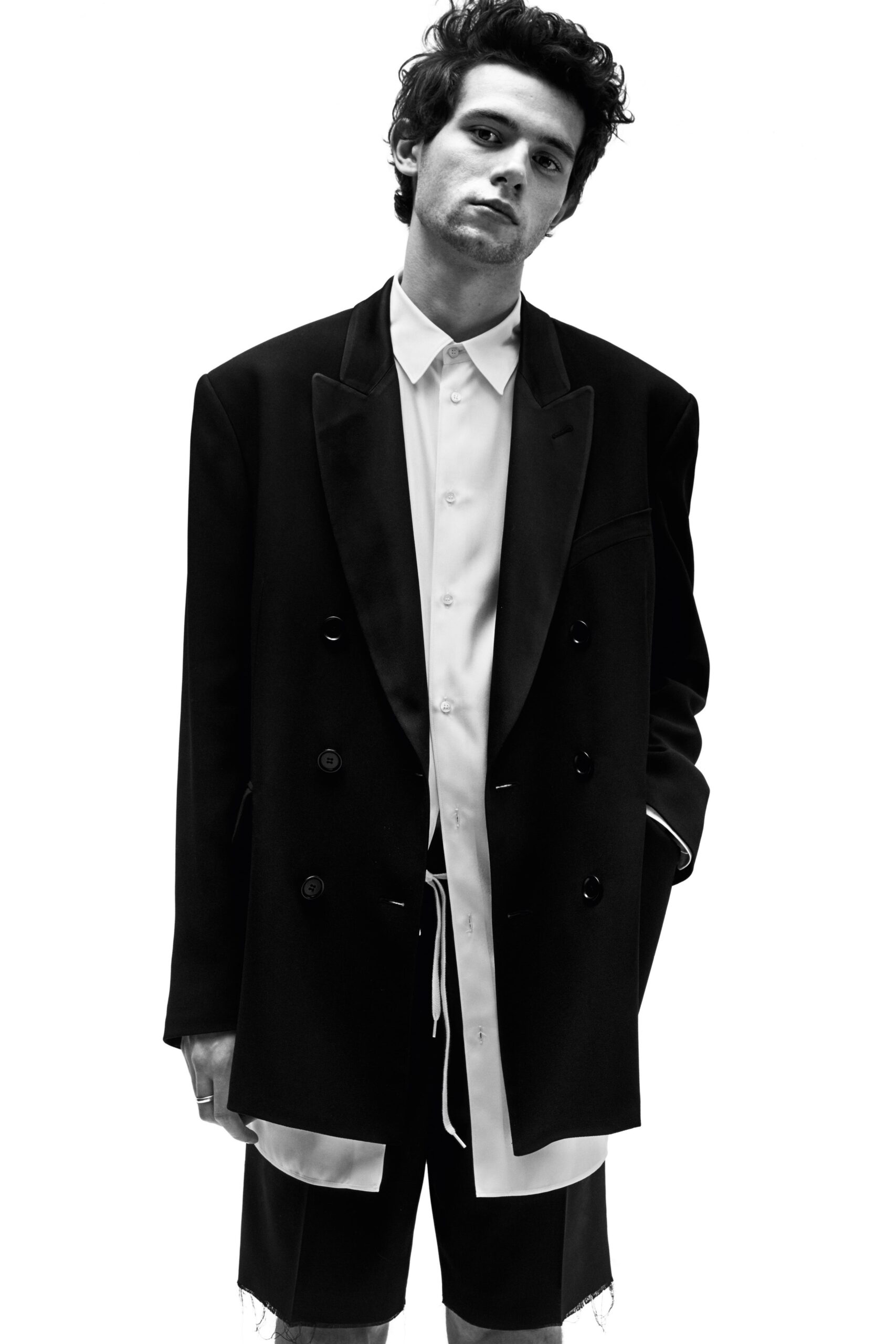 black wool long-sleeve collared oversized buttoned blazer