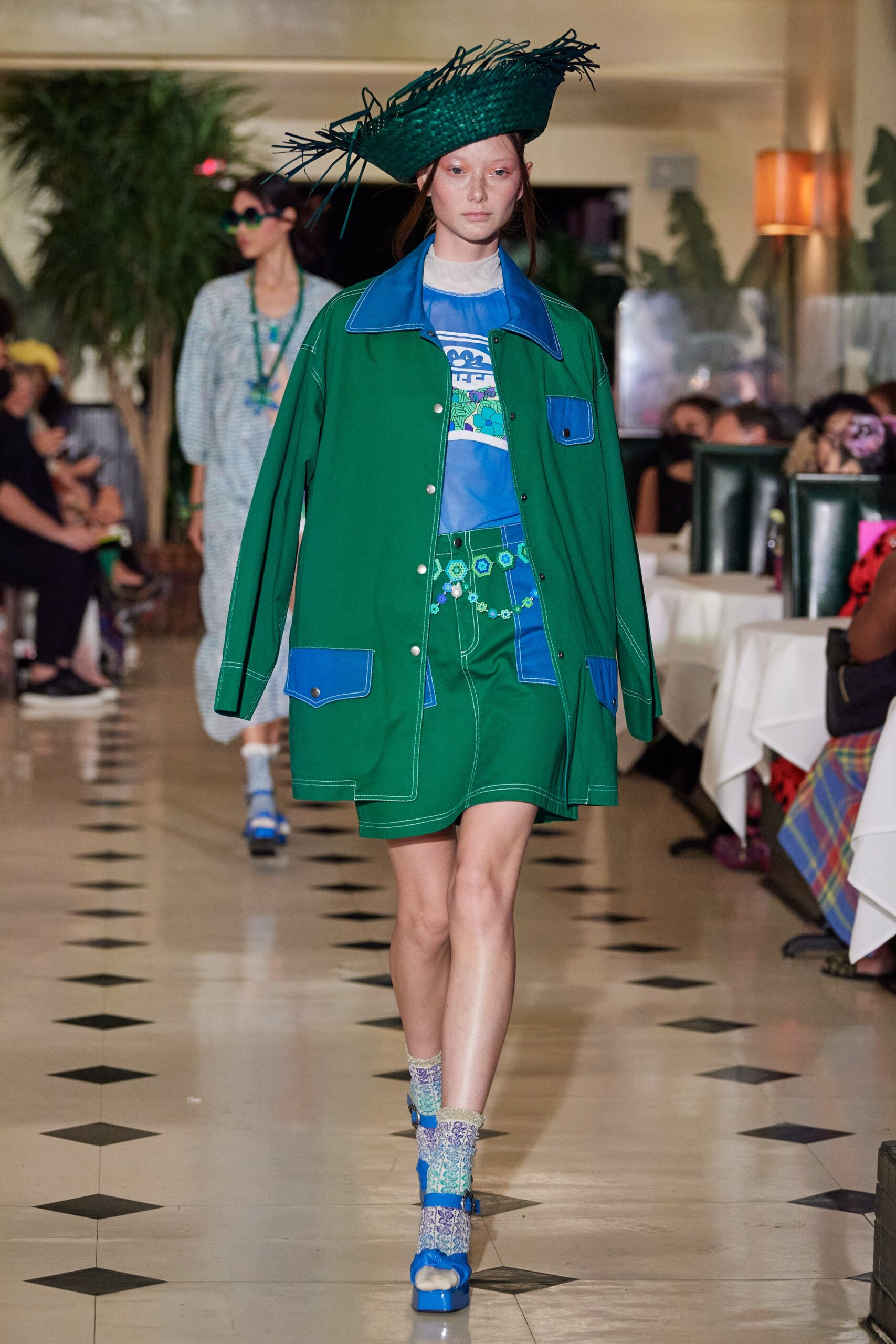 green long-sleeve collared oversized buttoned jacket